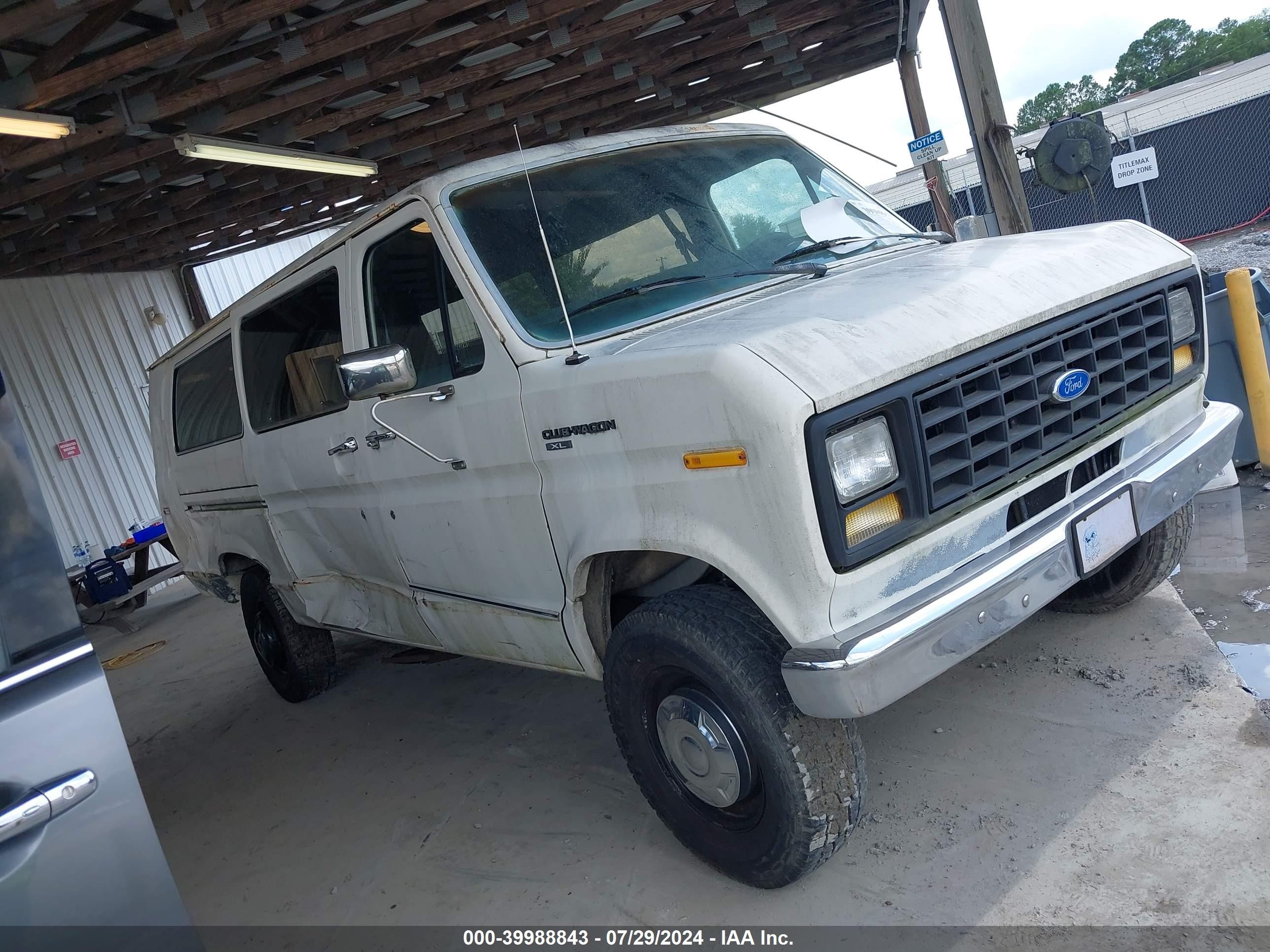 1989 Ford Econoline Wagon XL, VIN 1FBJS31H9KHC32724 — Side