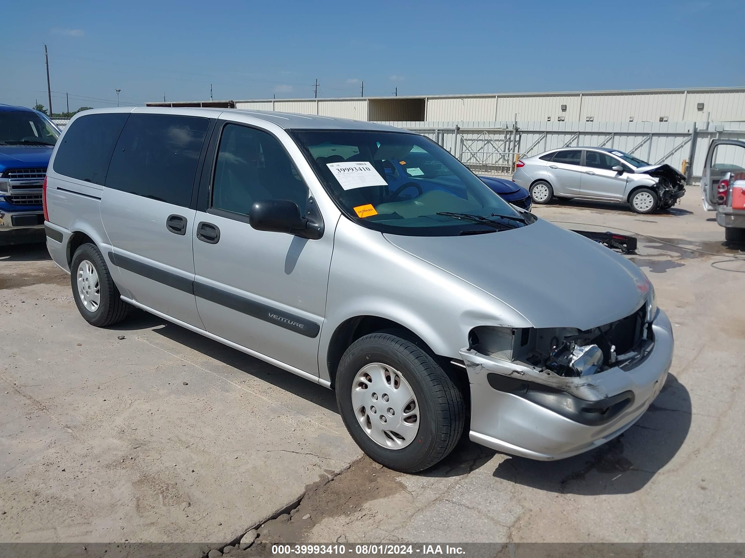 1998 Chevrolet Venture, VIN 1GNDX03E7WD172667 — Front end