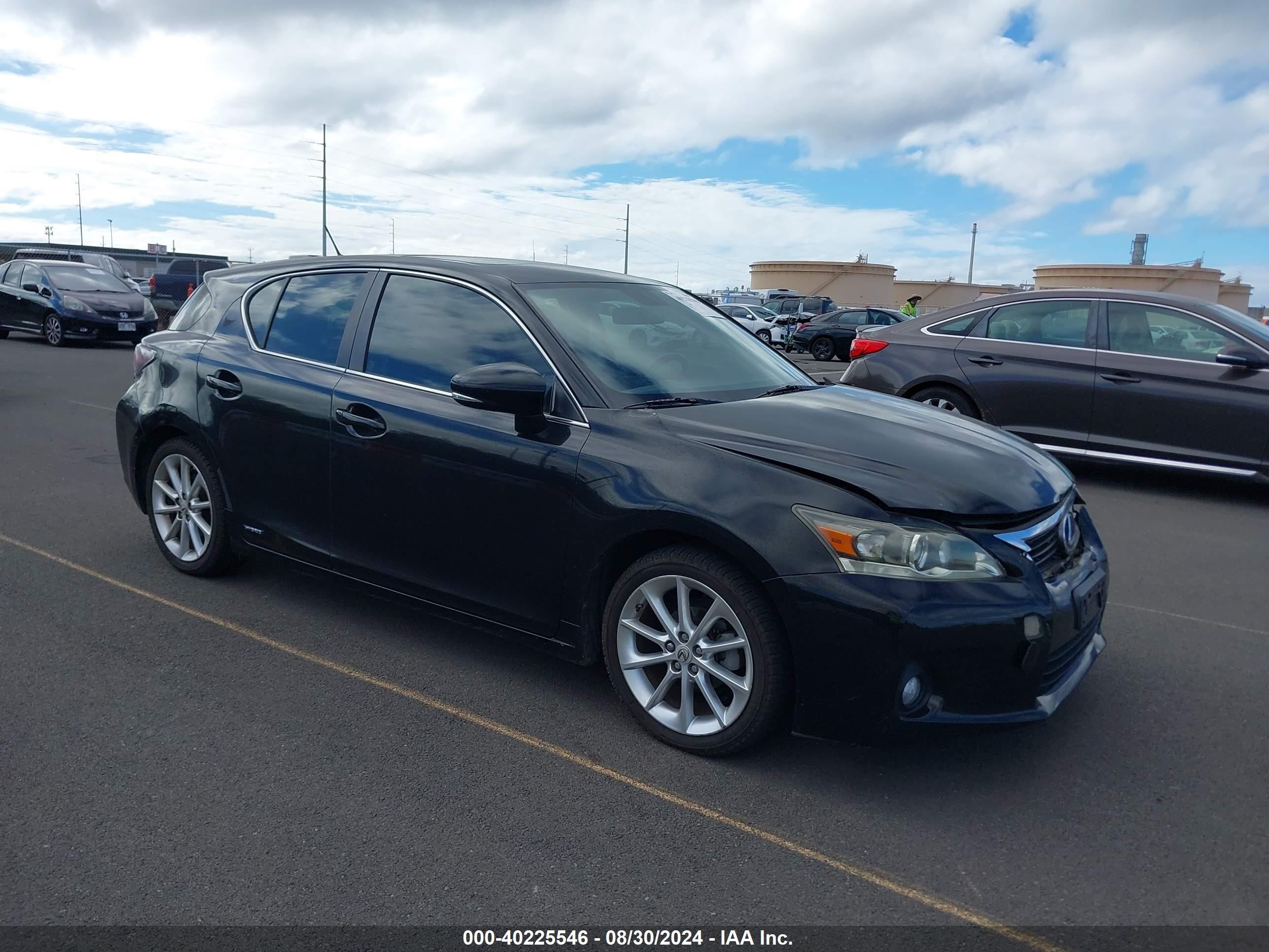 2013 Lexus CT 200h, VIN JTHKD5BH2D2126978 — Front end