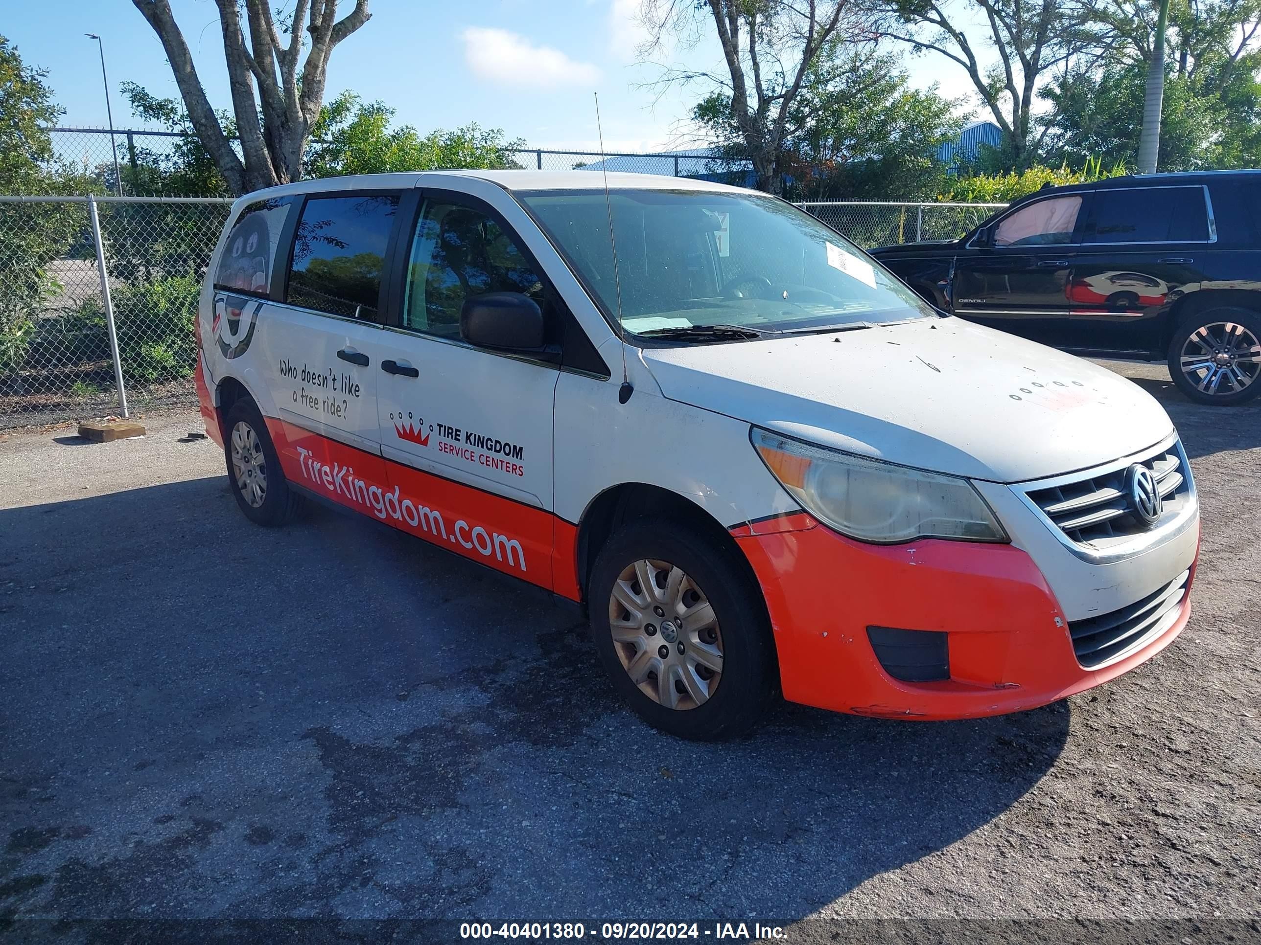 2009 Volkswagen Routan S, VIN 2V8HW44189R559153 — Normal wear