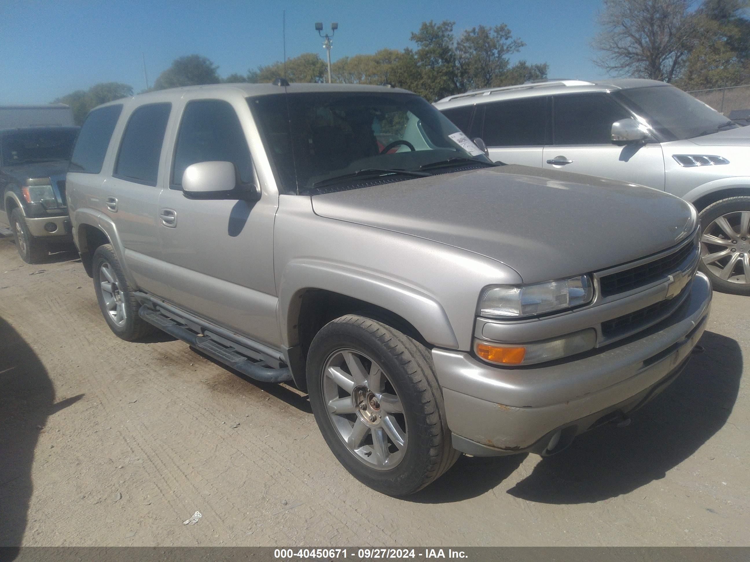 2005 Chevrolet Tahoe LS, VIN 1GNEK13T45R207688 — Auction photo