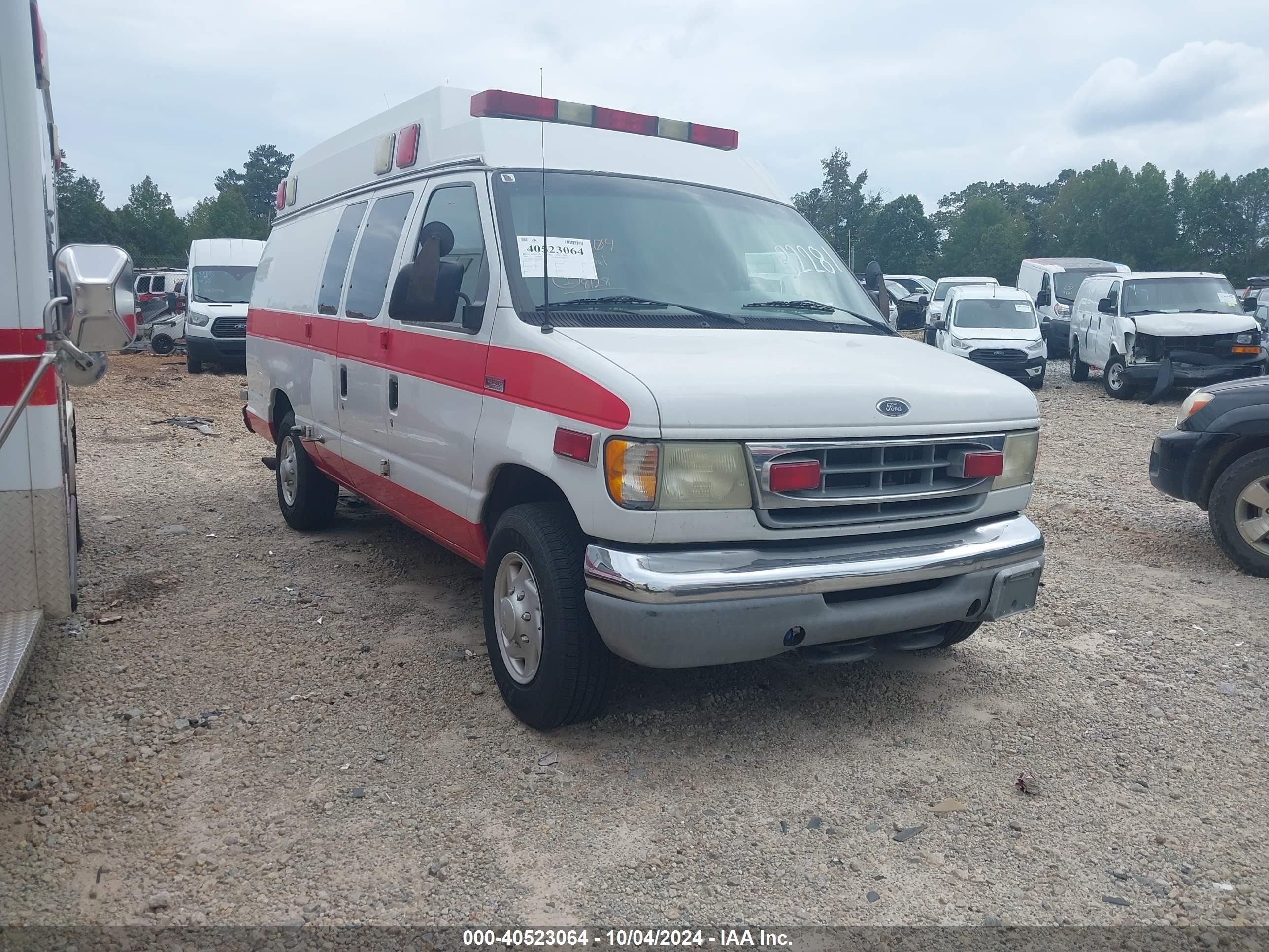 2002 Ford E-350, VIN 1FDSS34F12HA32281 — Mechanical