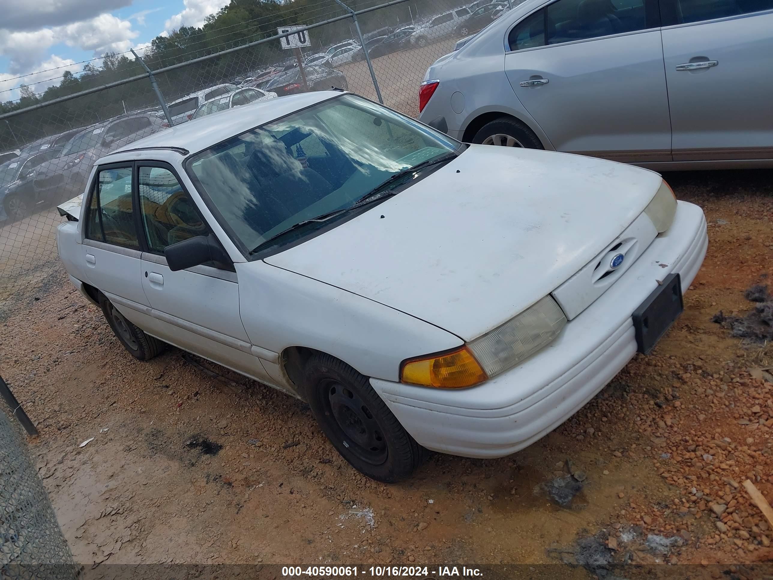 1995 Ford Escort LX, VIN 3FASP13J2SR124780 — Rear end
