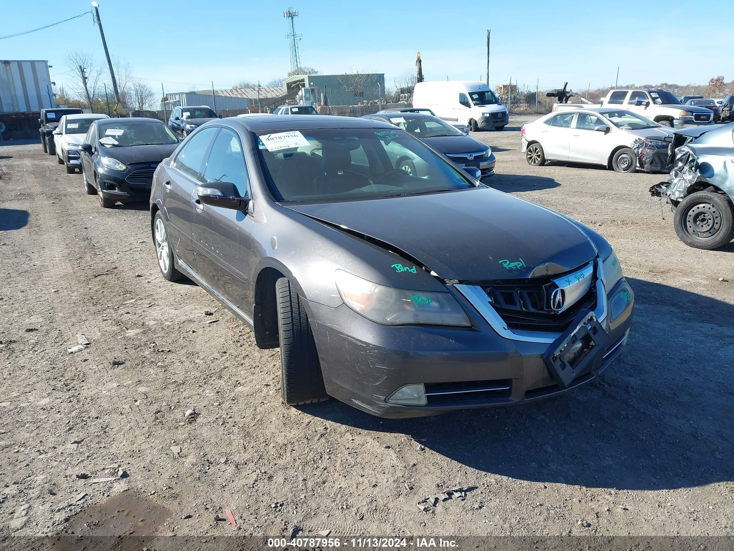 2010 Acura RL Technology, VIN JH4KB2F68AC001163 — Front end