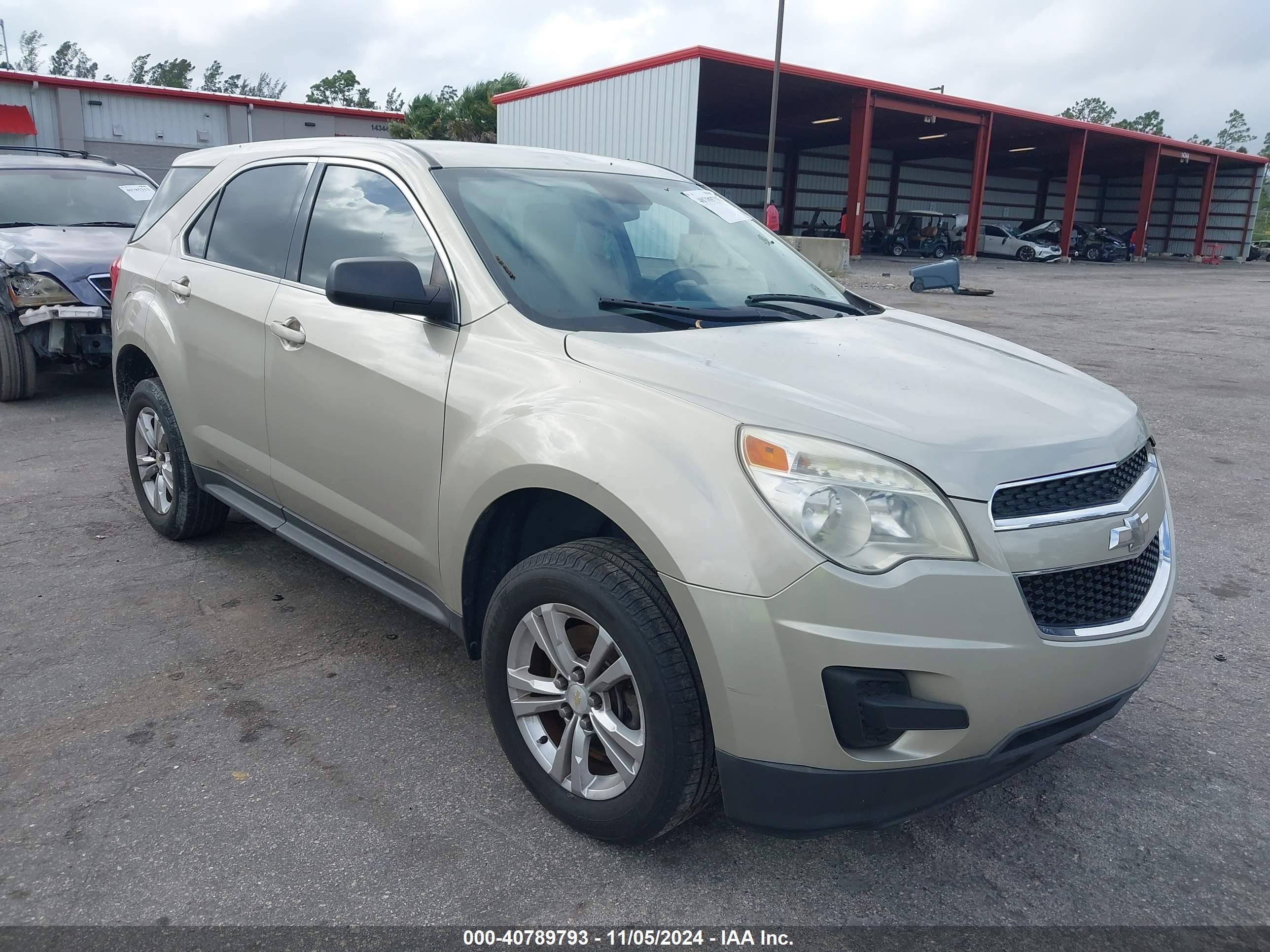 2014 Chevrolet Equinox LS, VIN 2GNALAEKXE1132603 — Side