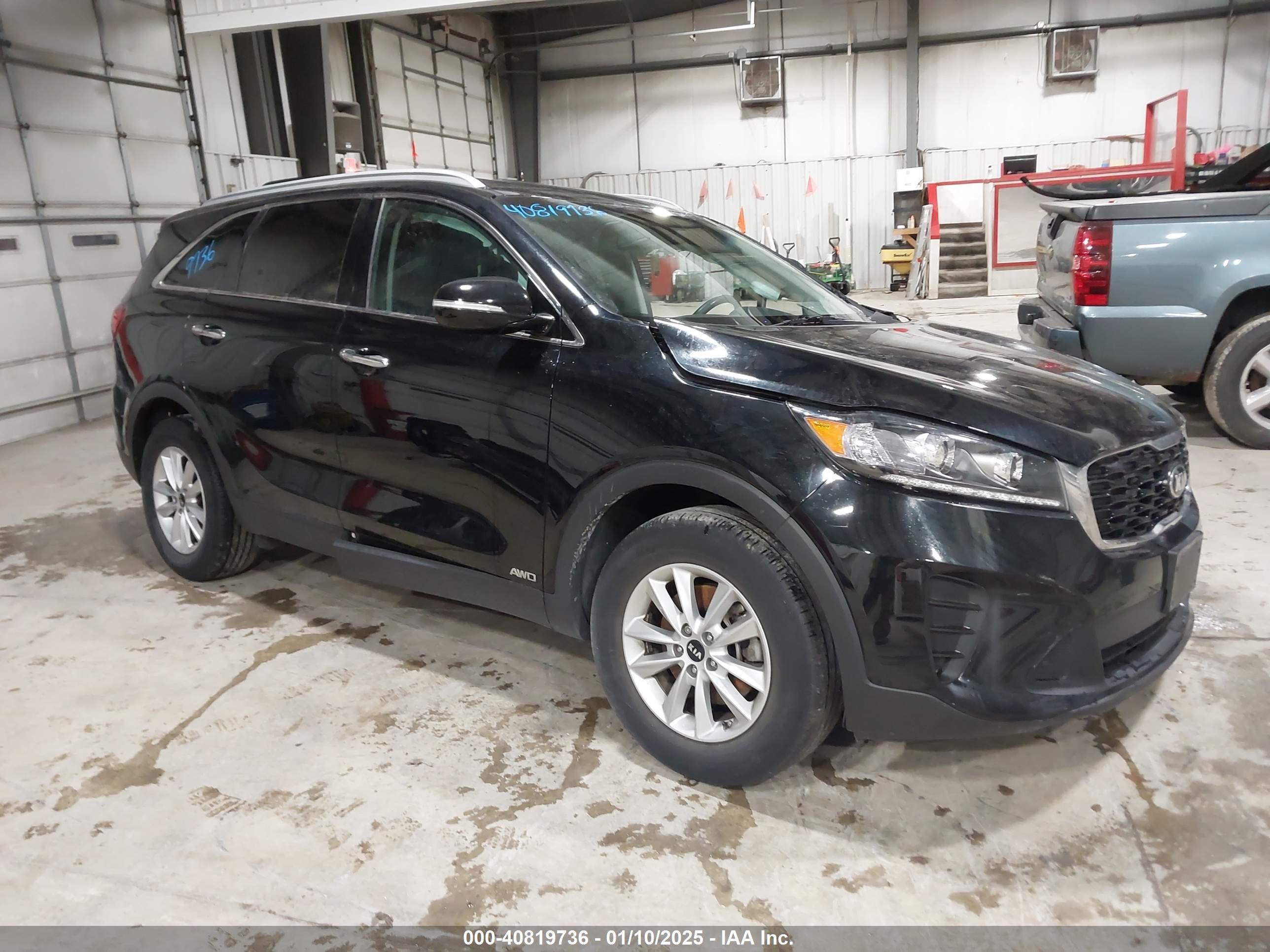2019 Kia Sorento LX, VIN 5XYPGDA37KG554577 — Side