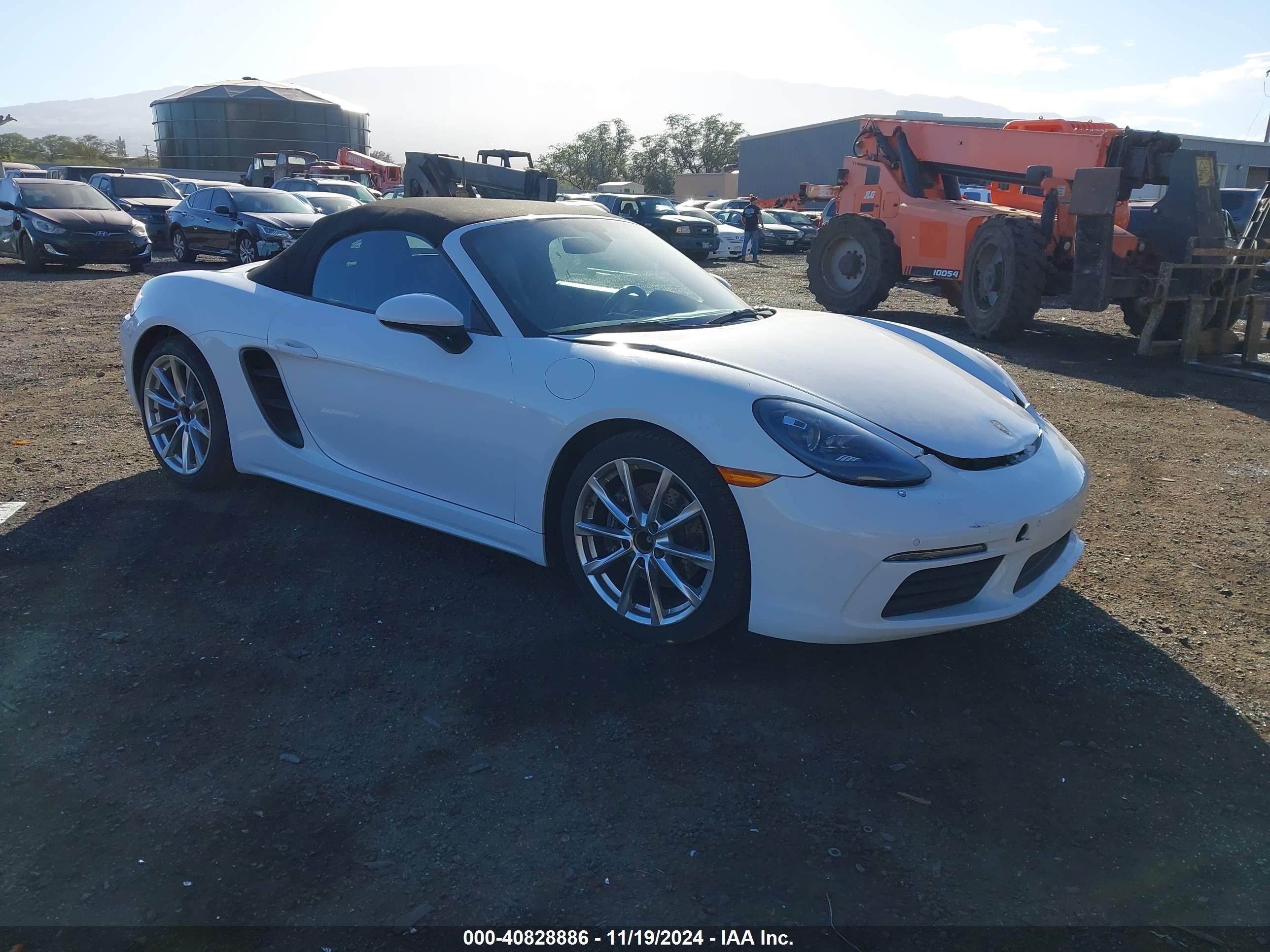 2018 Porsche 718 Boxster, VIN WP0CA2A8XJS211030 — Front end