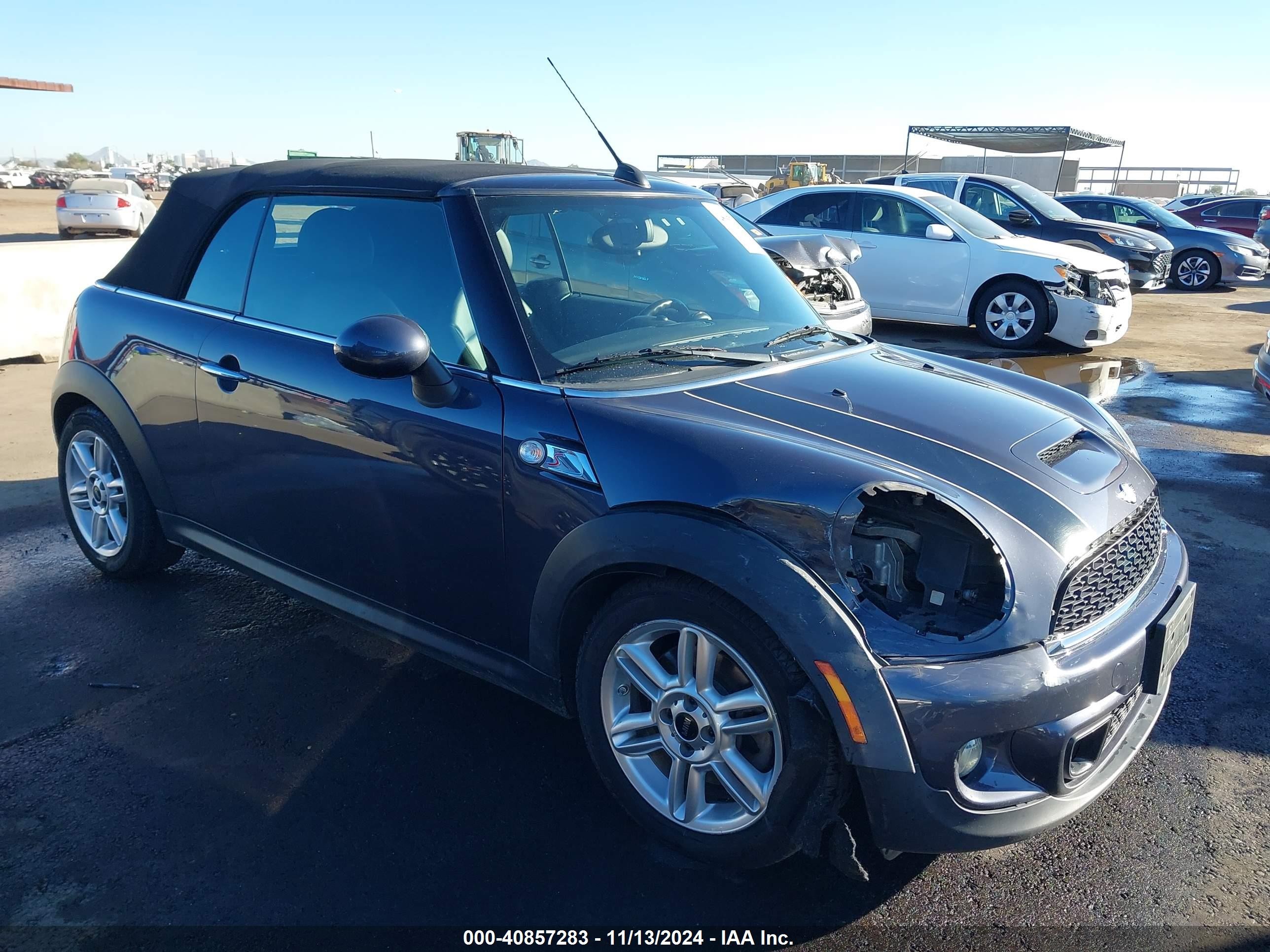 2012 MINI Convertible S, VIN WMWZP3C53CT550336 — Перед