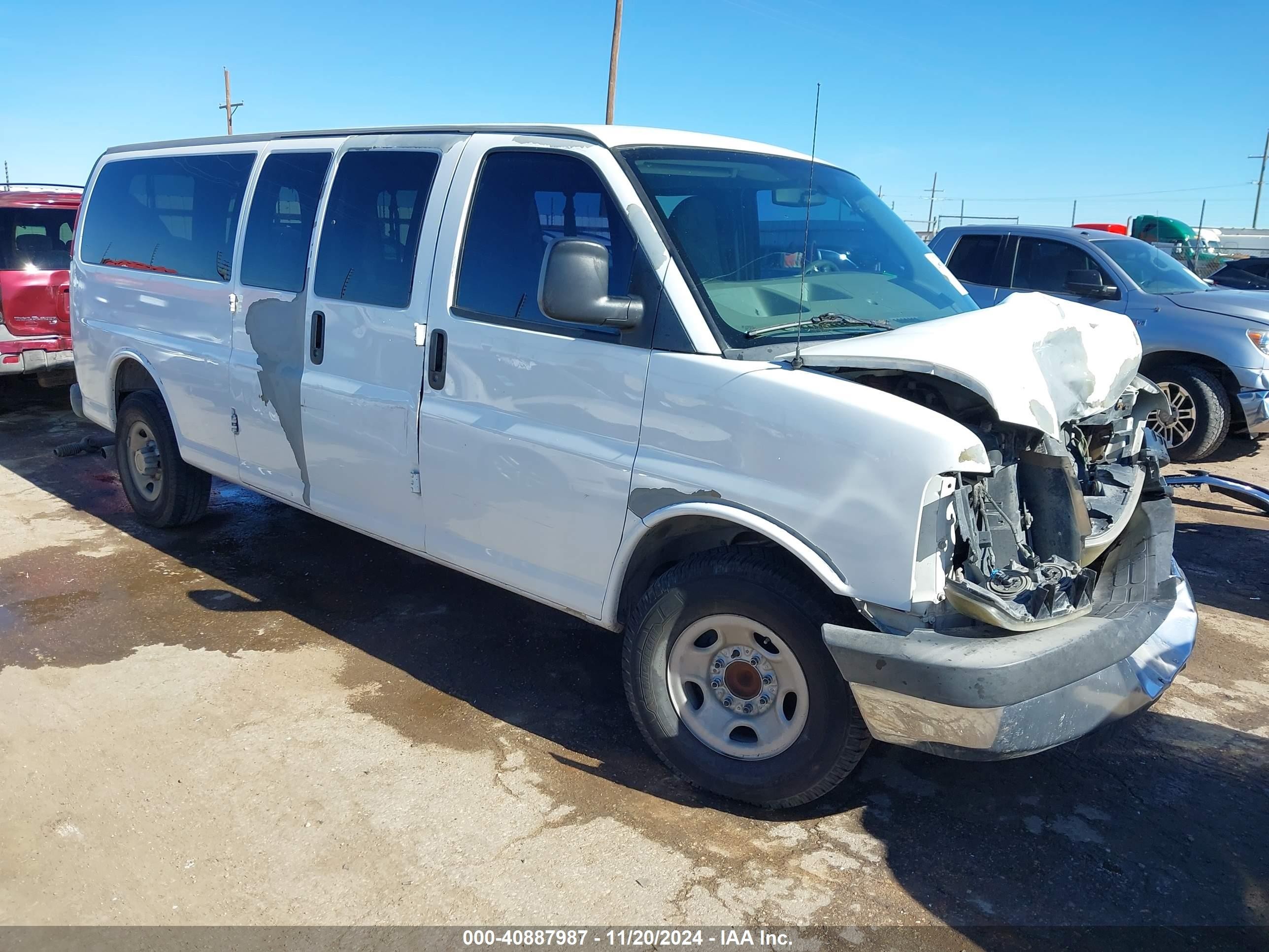 2012 Chevrolet Express Passenger 1LT, VIN 1GAZG1FG1C1140935 — Front end