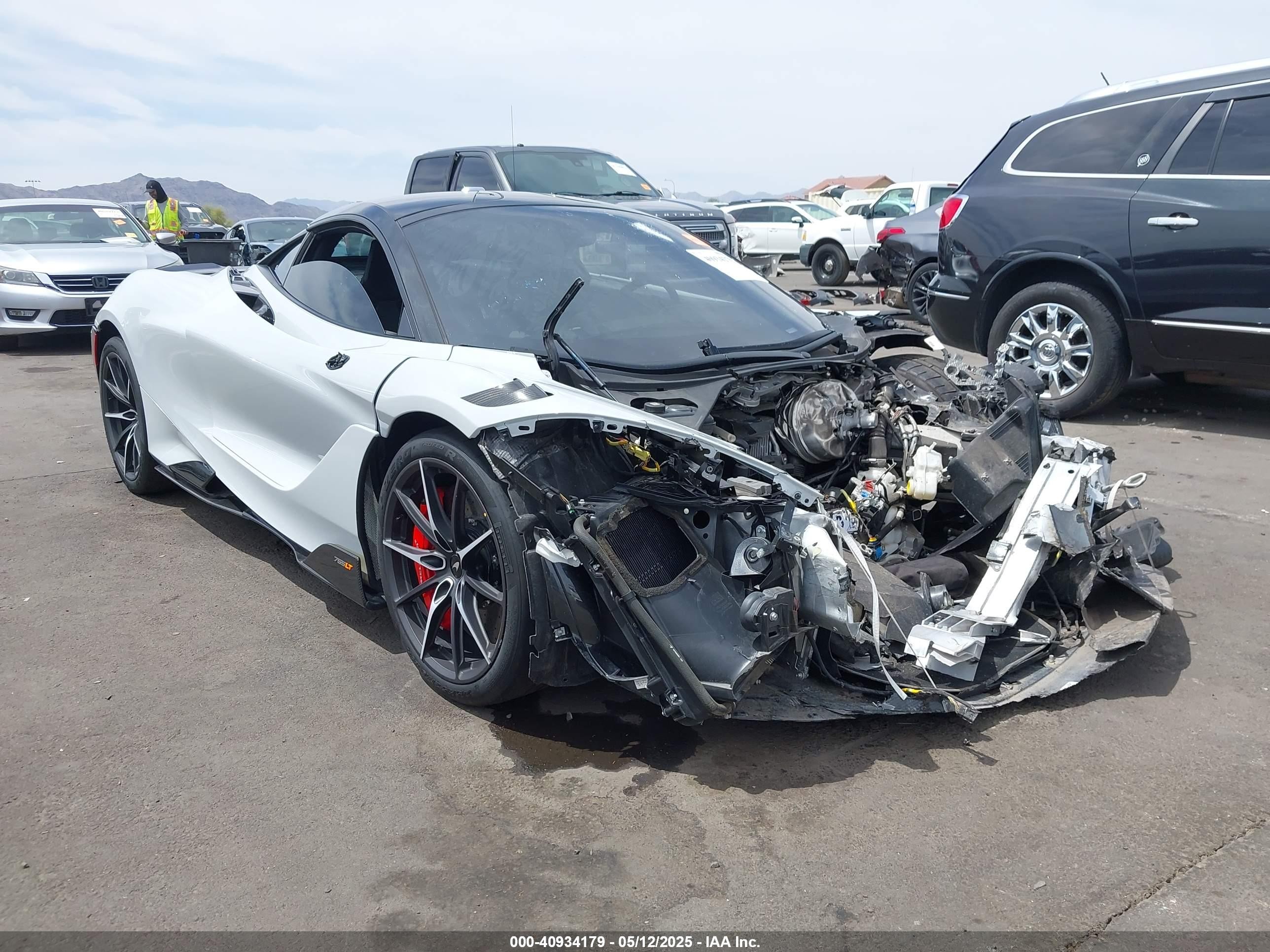 2021 McLaren 765LT, VIN SBM14RCA3MW765344 — Front end