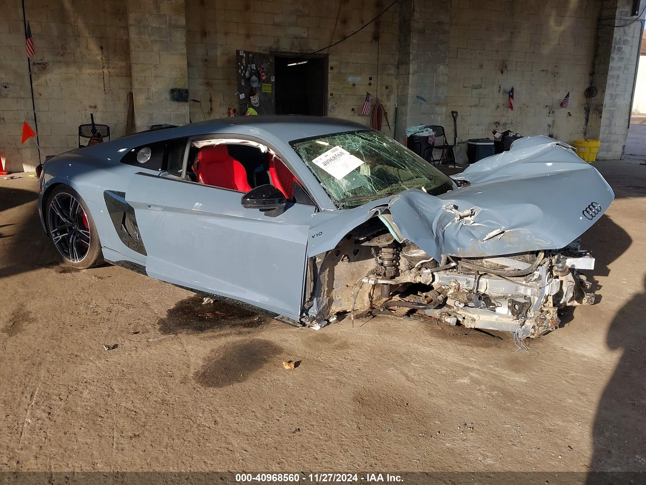 2023 Audi R8 performance quattro, VIN WUACEAFXXP7900496 — Перед