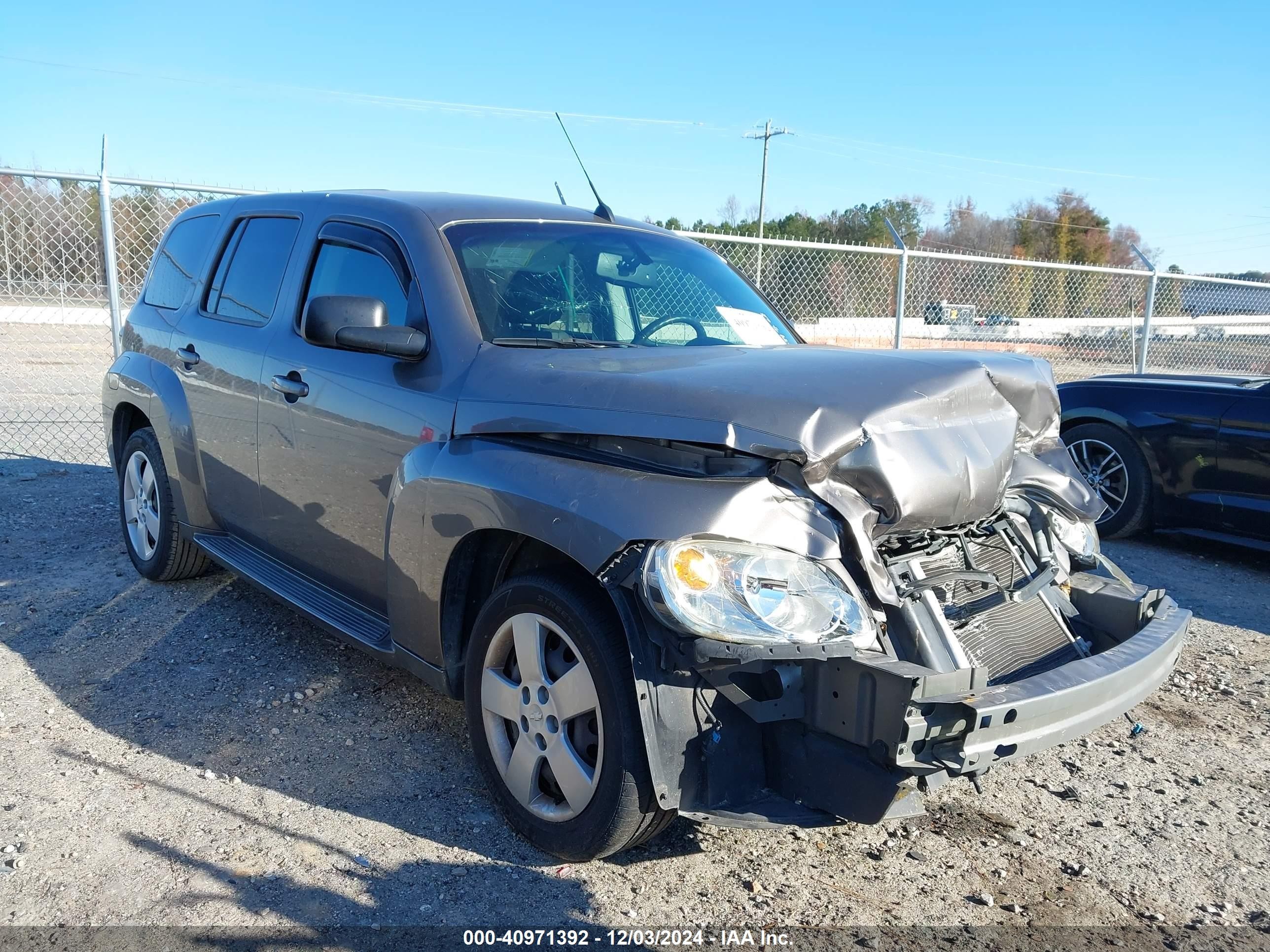2011 Chevrolet HHR LS, VIN 3GNBAAFW1BS541911 — Front end