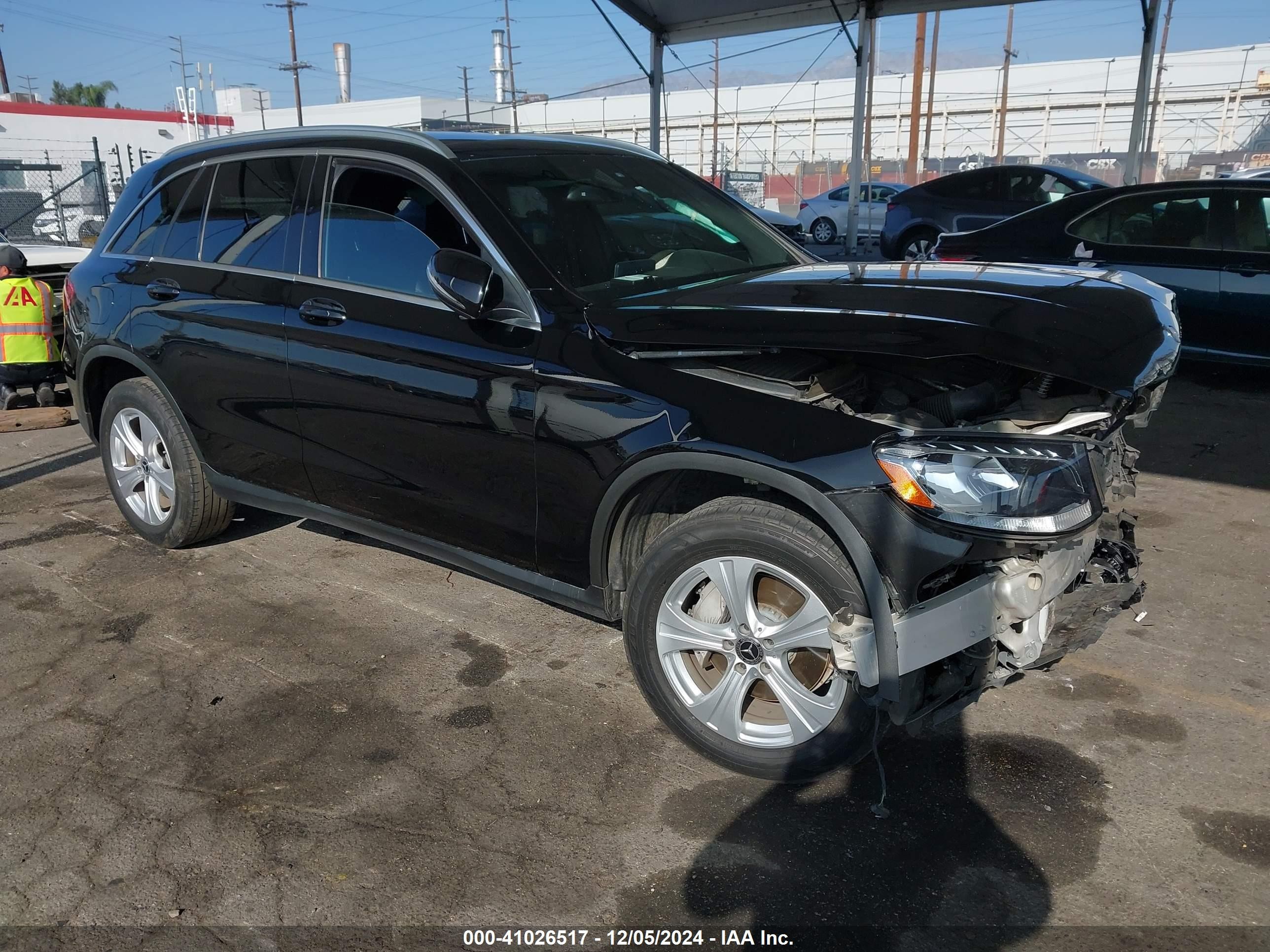 2018 Mercedes-Benz GLC 300, VIN WDC0G4JB5JV041533 — Front end