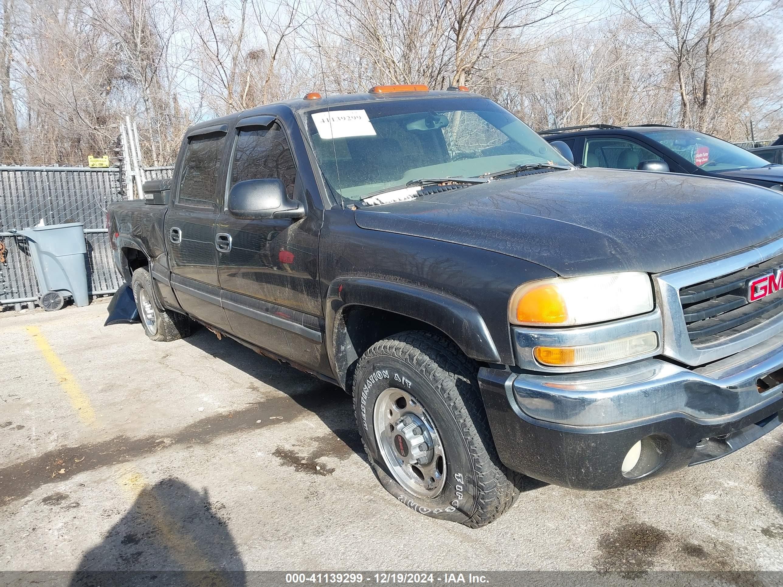 2003 GMC Sierra 1500HD SLT, VIN 1GTGK13U33F222224 — Rear end