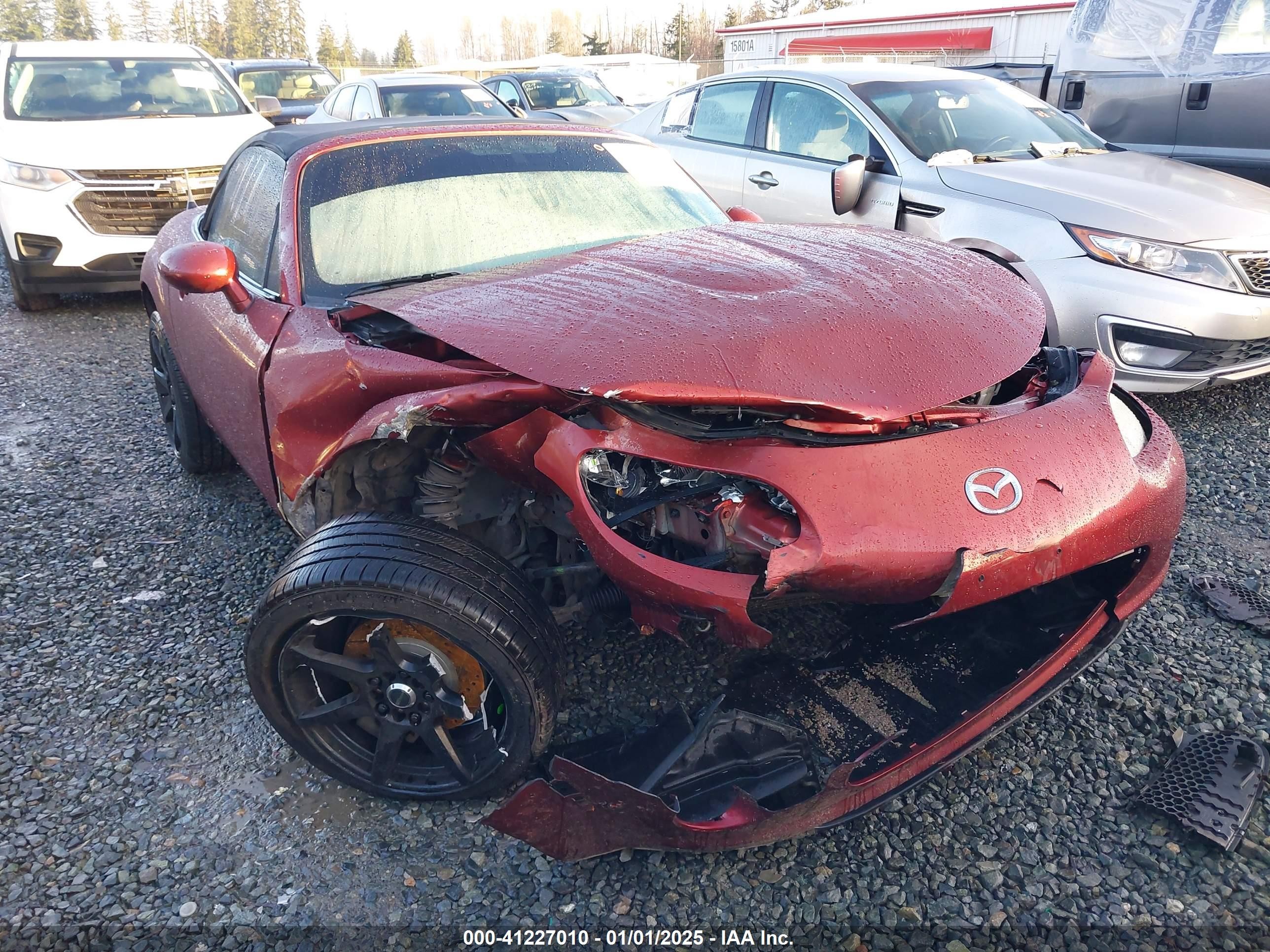 2006 Mazda MX-5 Miata Grand Touring, VIN JM1NC25F260122129 — Front end