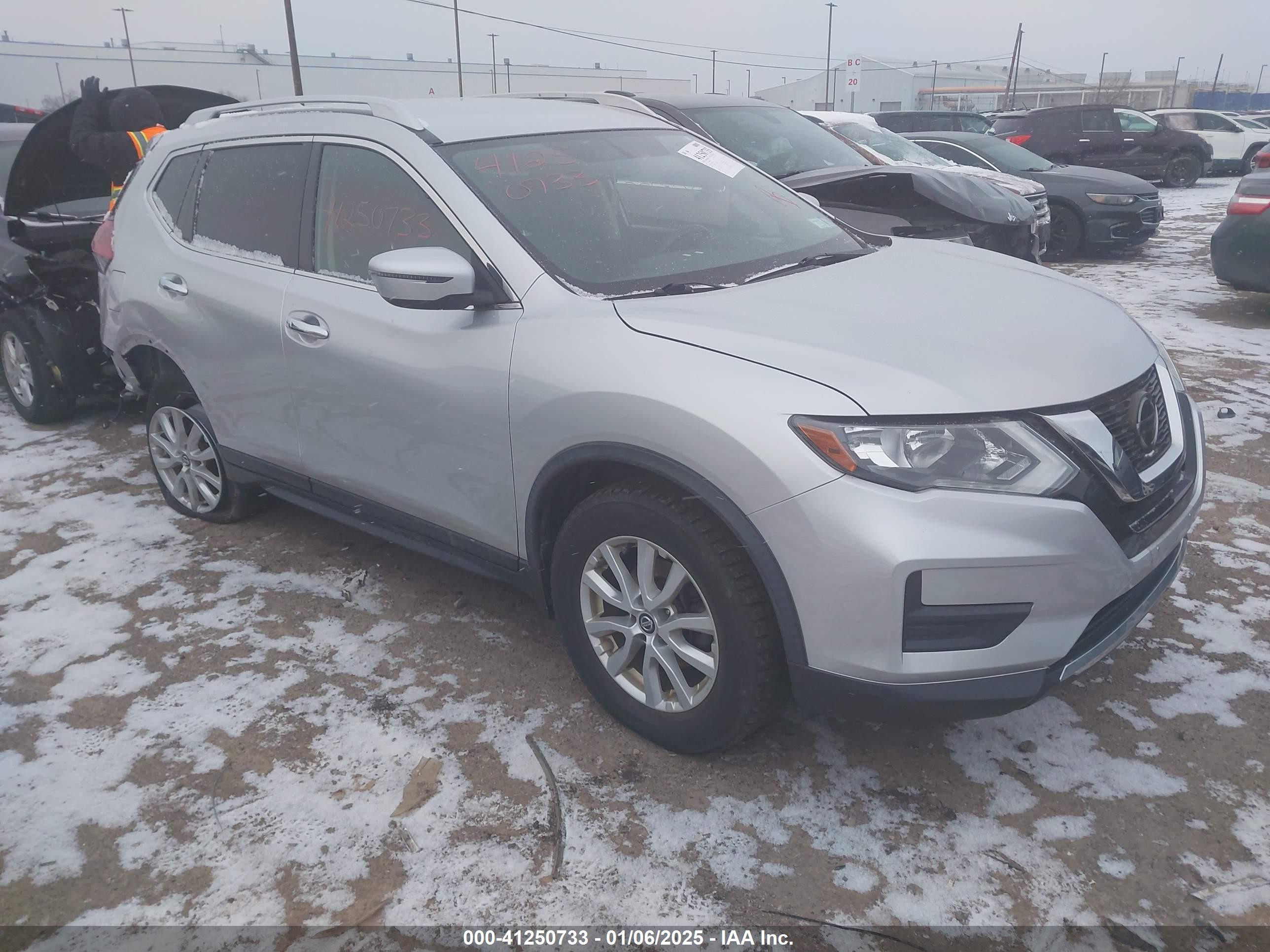 2018 Nissan Rogue SL, VIN JN8AT2MV8JW353165 — Rear end