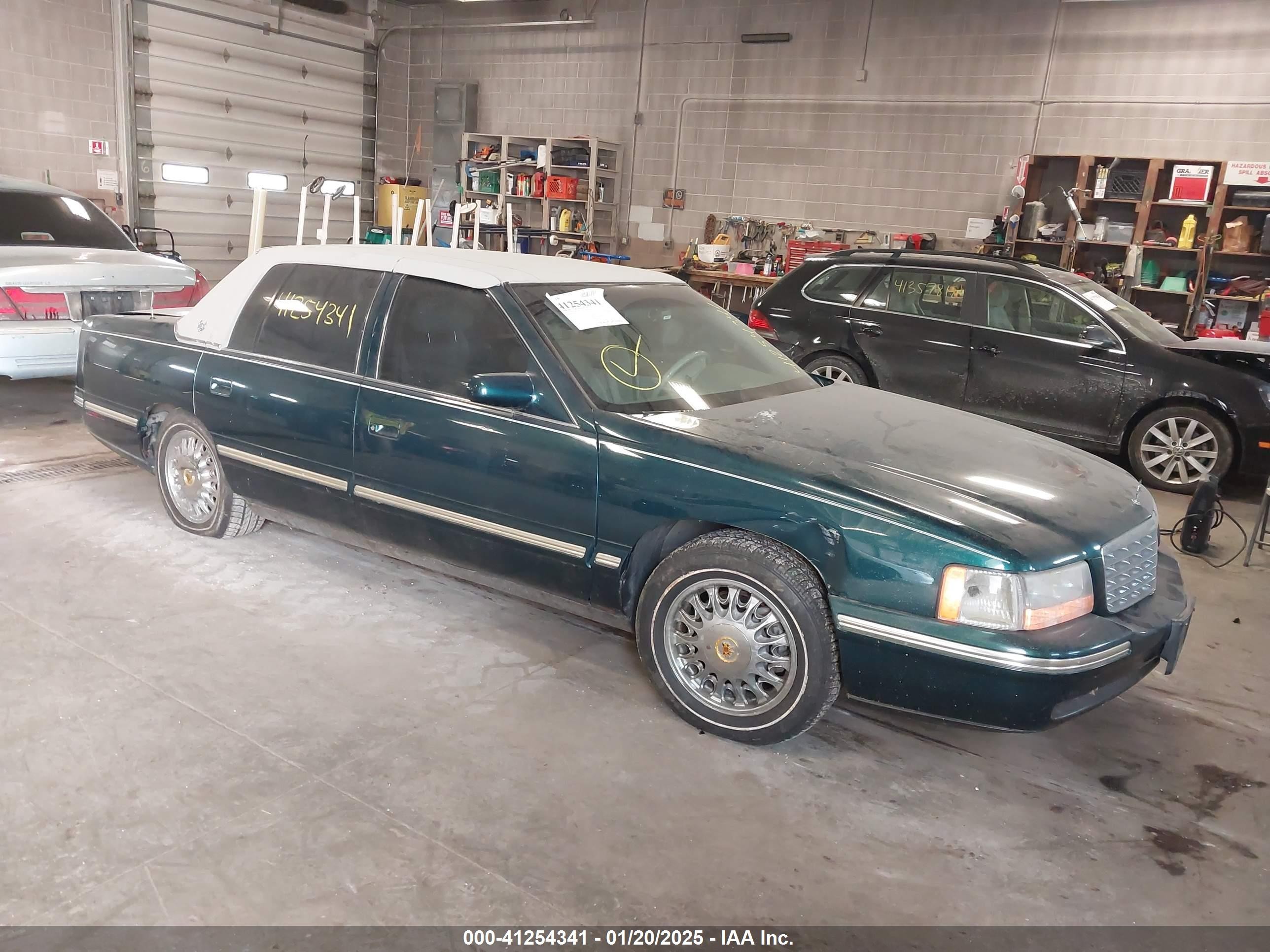 1997 Cadillac DeVille, VIN 1G6KD54Y1VU287734 — Перед