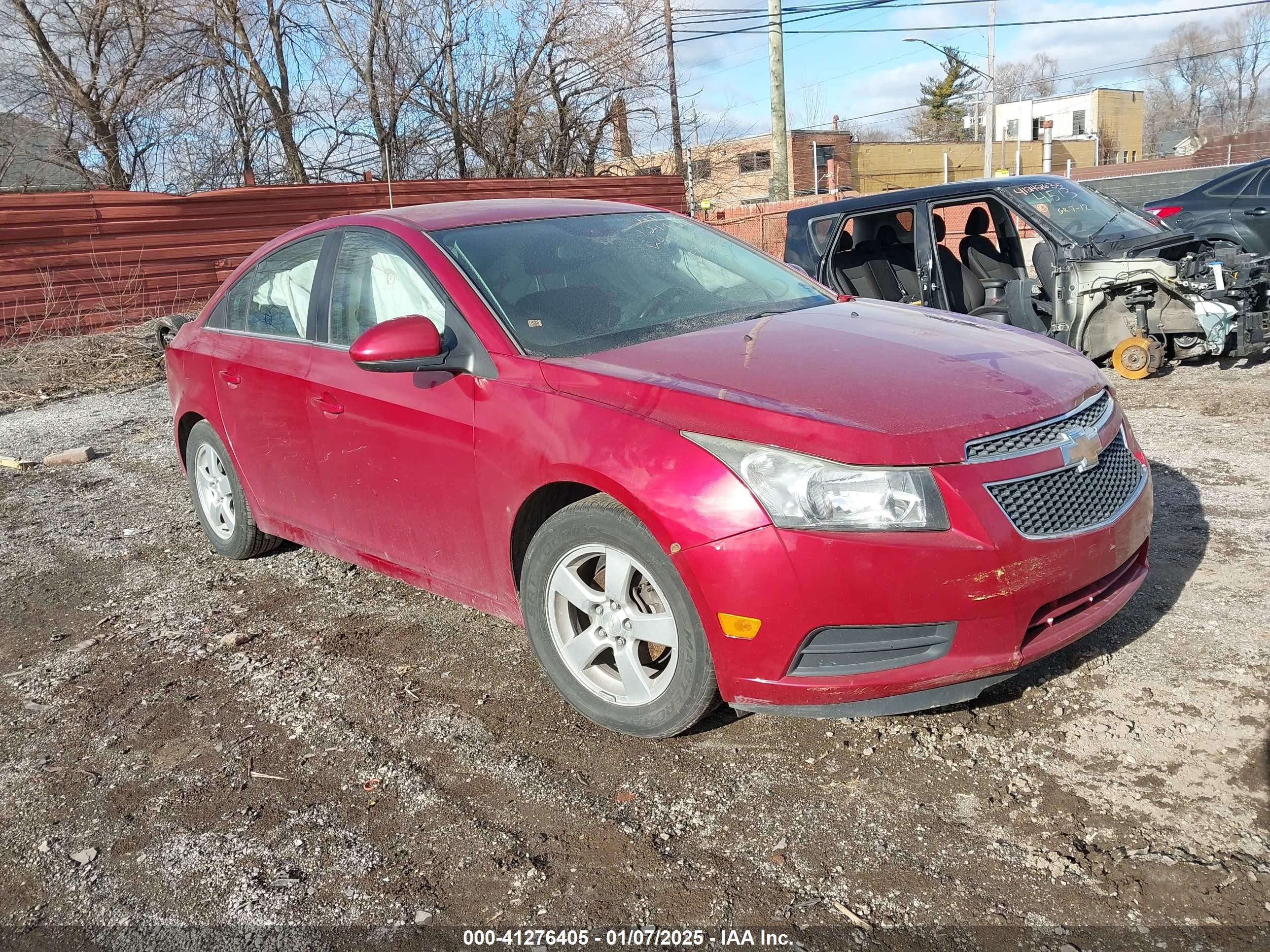 2014 Chevrolet Cruze 1LT, VIN 1G1PC5SB5E7453880 — Side