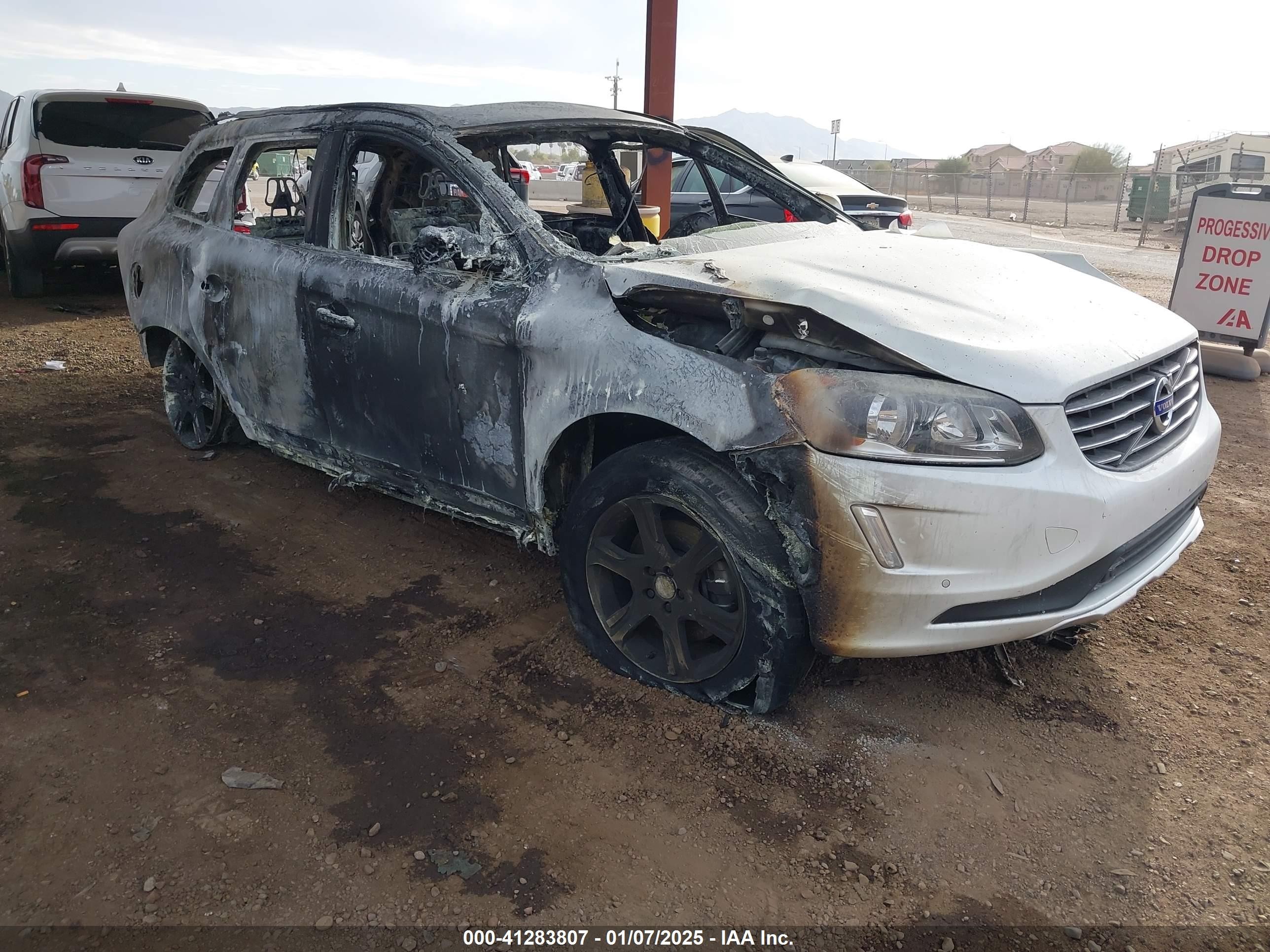 2015 Volvo XC60 T6, VIN YV4902RK3F2697732 — Interior fire
