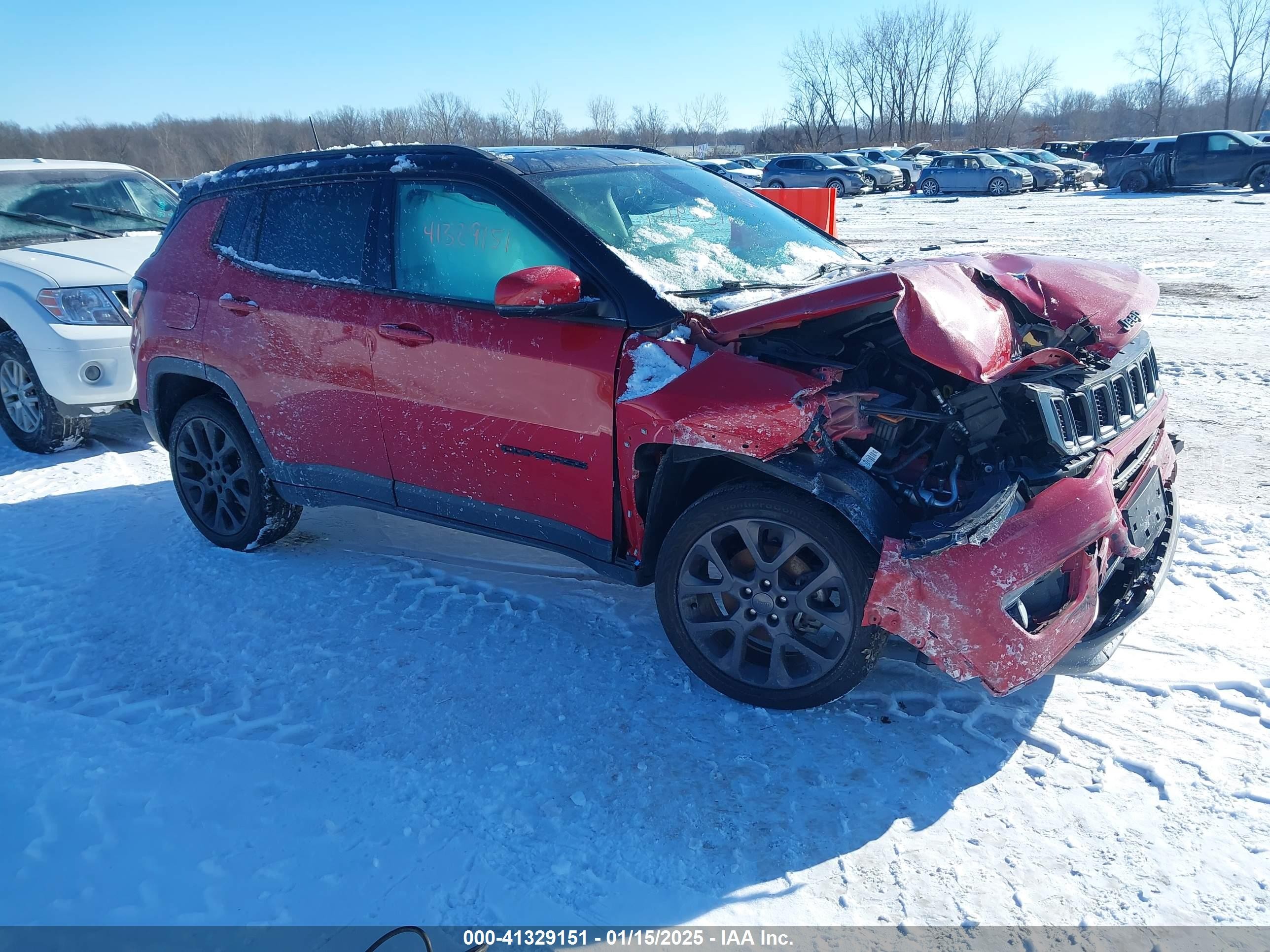 2019 Jeep Compass Limited, VIN 3C4NJDCB6KT674716 — Перед