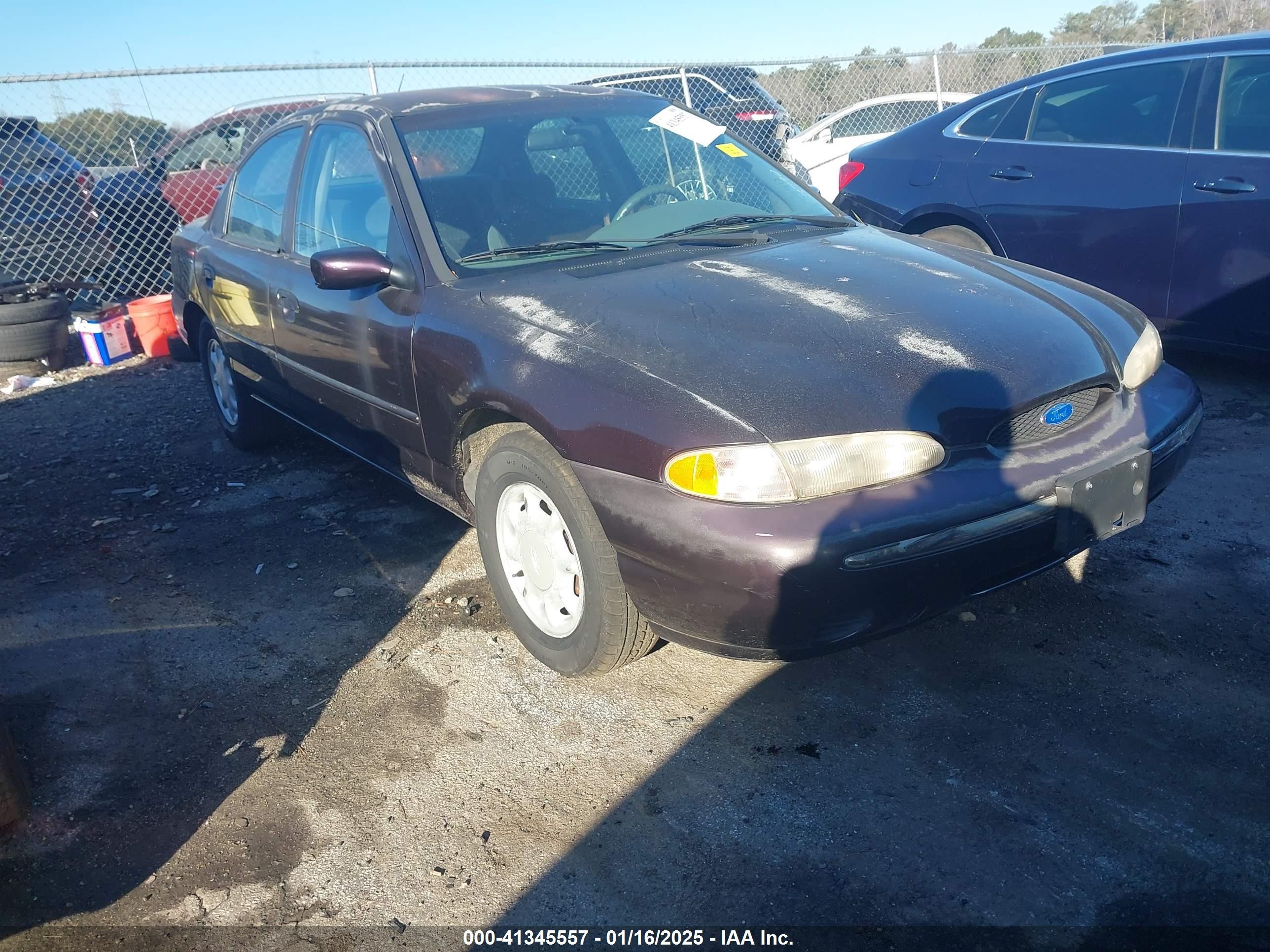 1995 Ford Contour GL, VIN 1FALP6532SK243790 — Front end