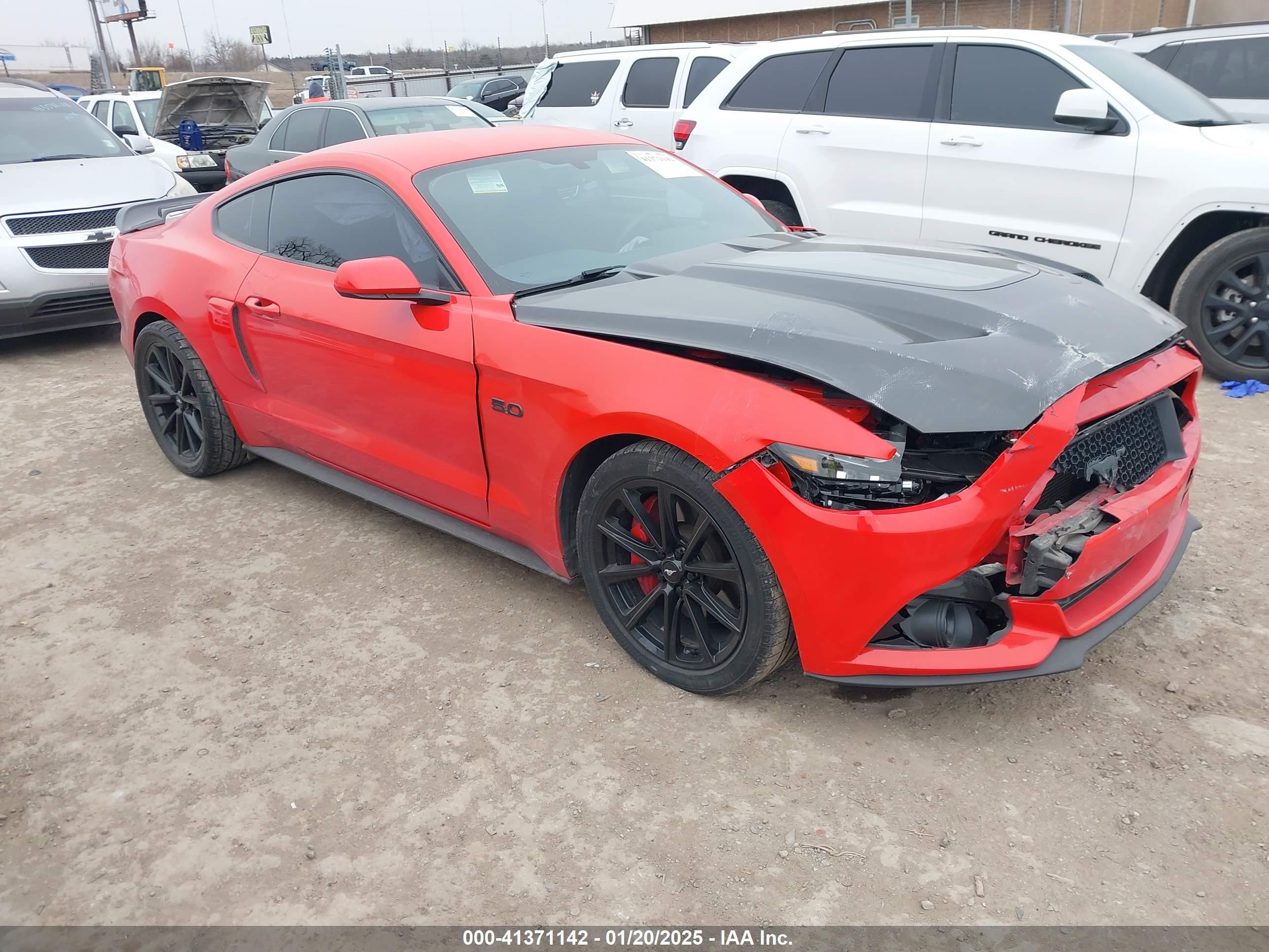 2016 Ford Mustang GT Premium, VIN 1FA6P8CF9G5229977 — Front end