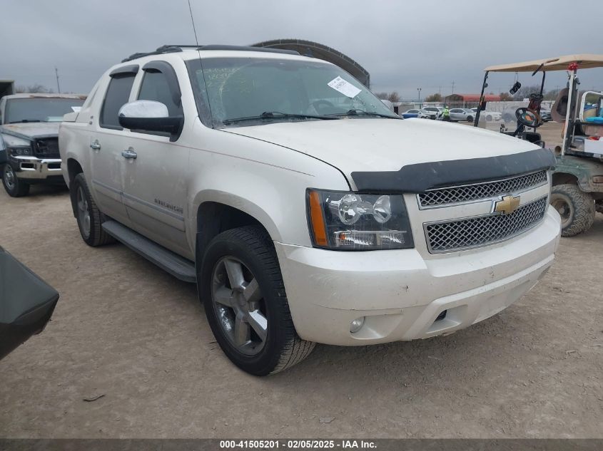 2011 Chevrolet Avalanche LTZ, VIN 3GNTKGE36BG180903 — Side