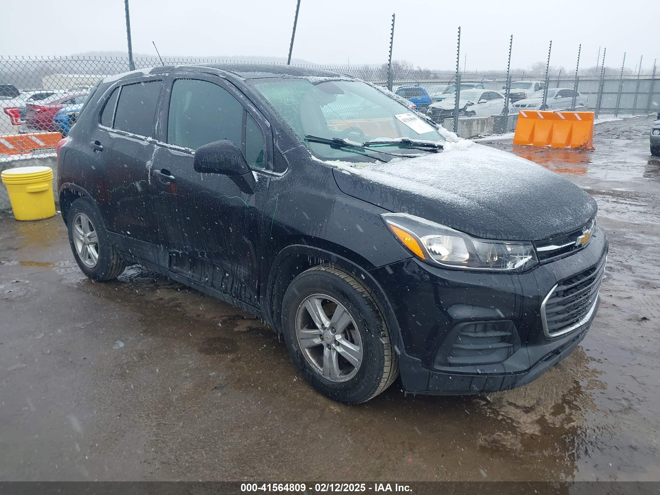 2020 Chevrolet Trax LS, VIN KL7CJKSBXLB087917 — Side