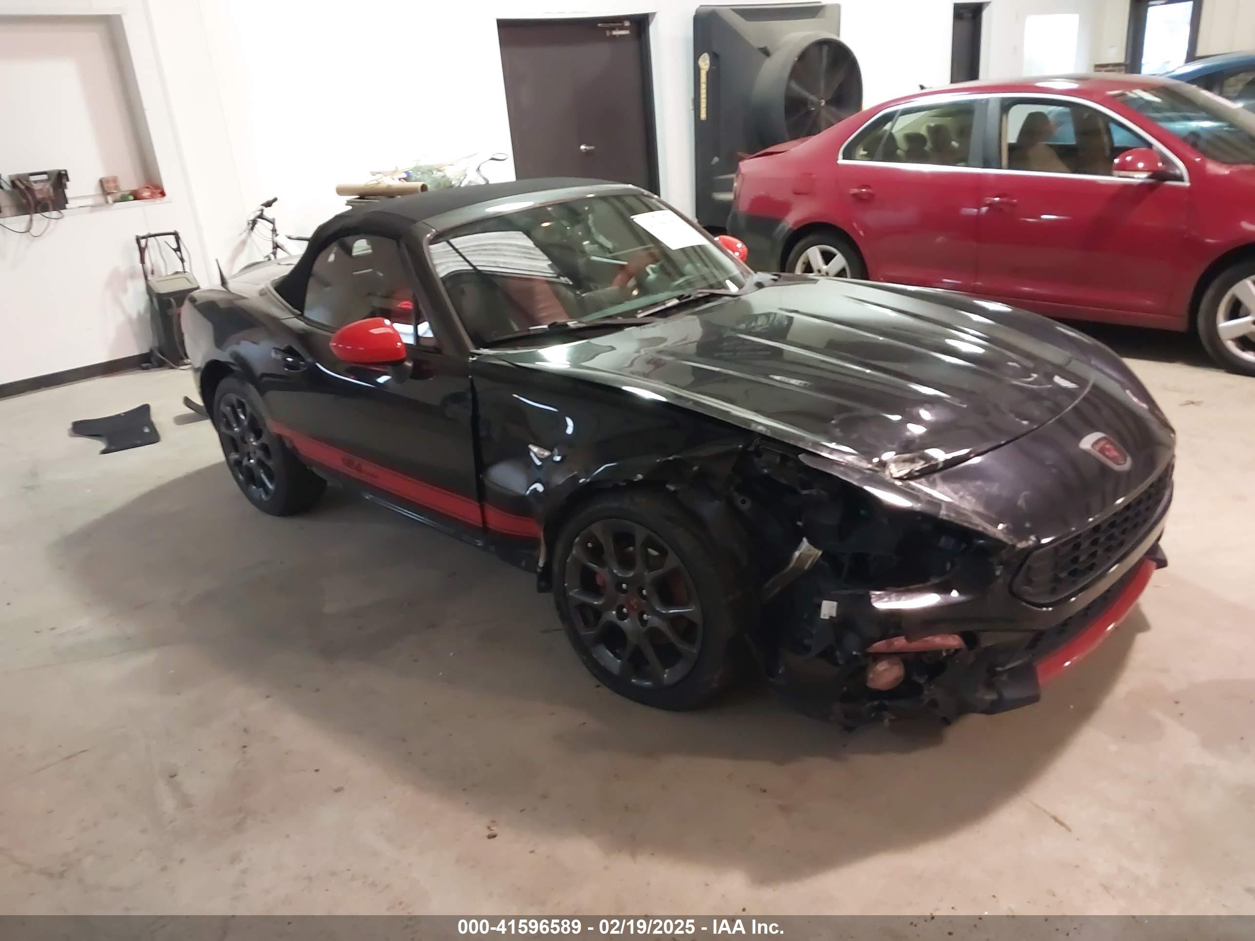 2018 FIAT 124 Spider Classica, VIN JC1NFAEK8J0133673 — Front end
