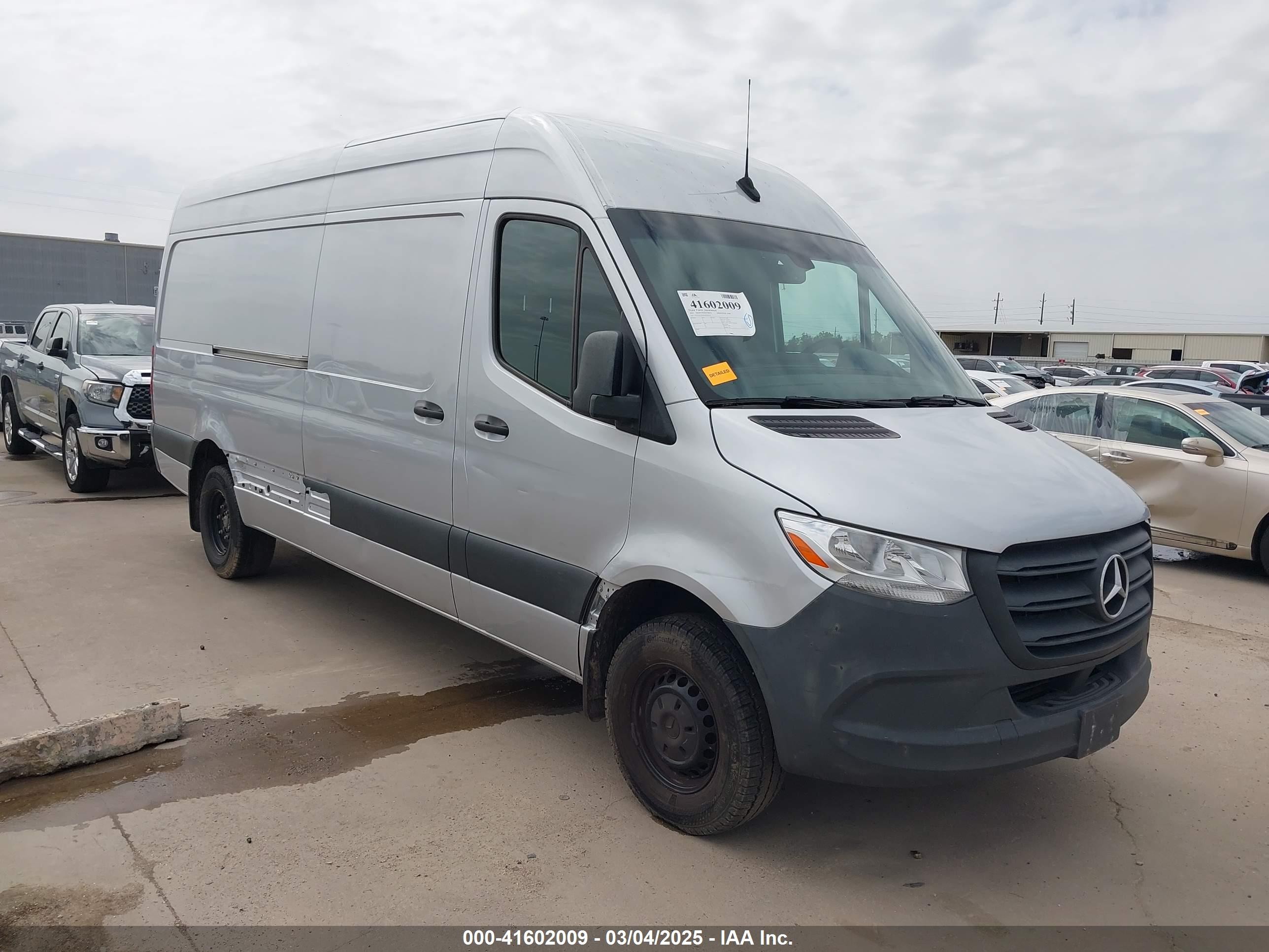 2021 Mercedes-Benz Sprinter Cargo, VIN W1Y5ECHYXMT076747 — Auction photo