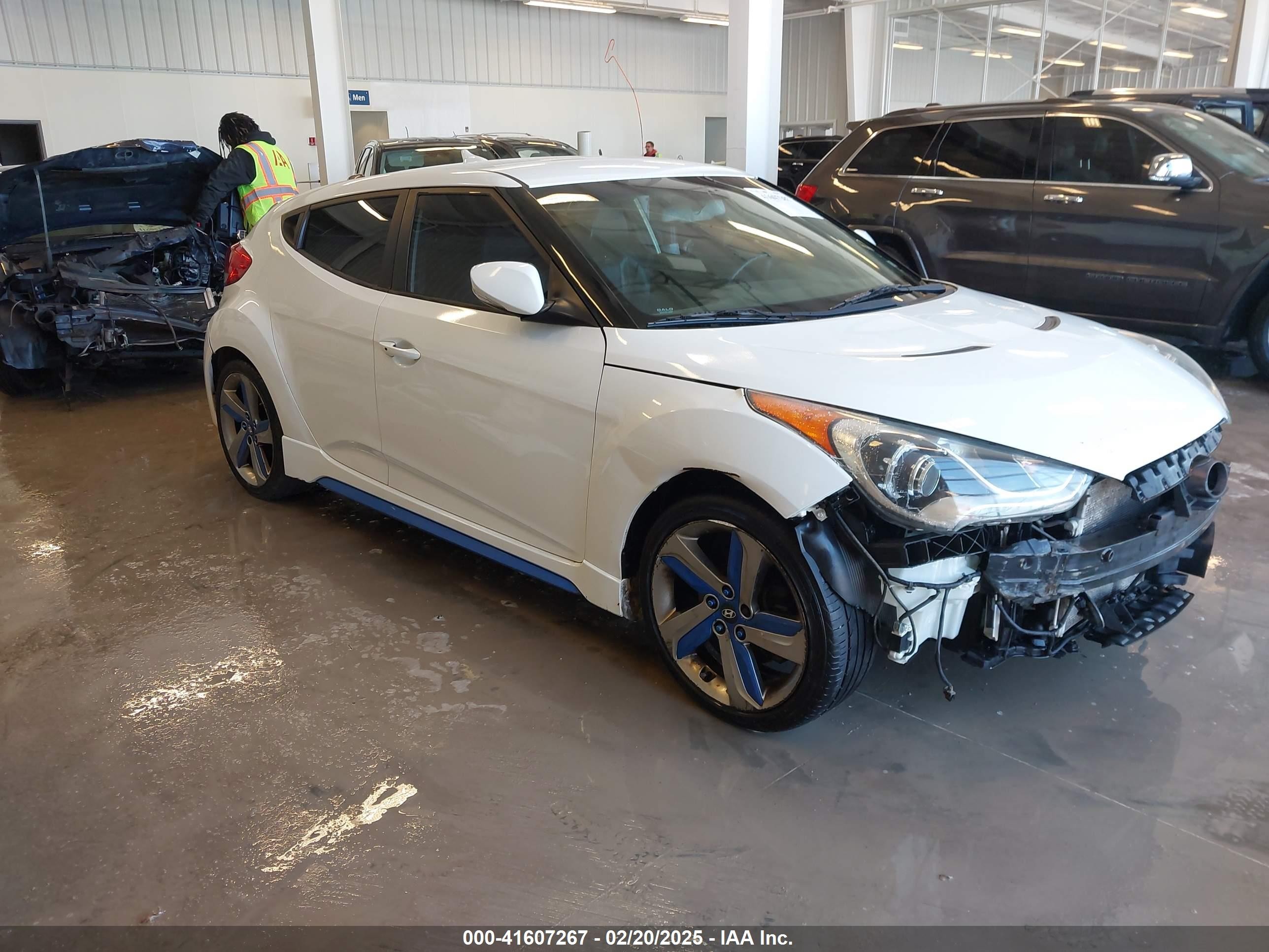 2013 Hyundai Veloster Turbo, VIN KMHTC6AE8DU085262 — Front end