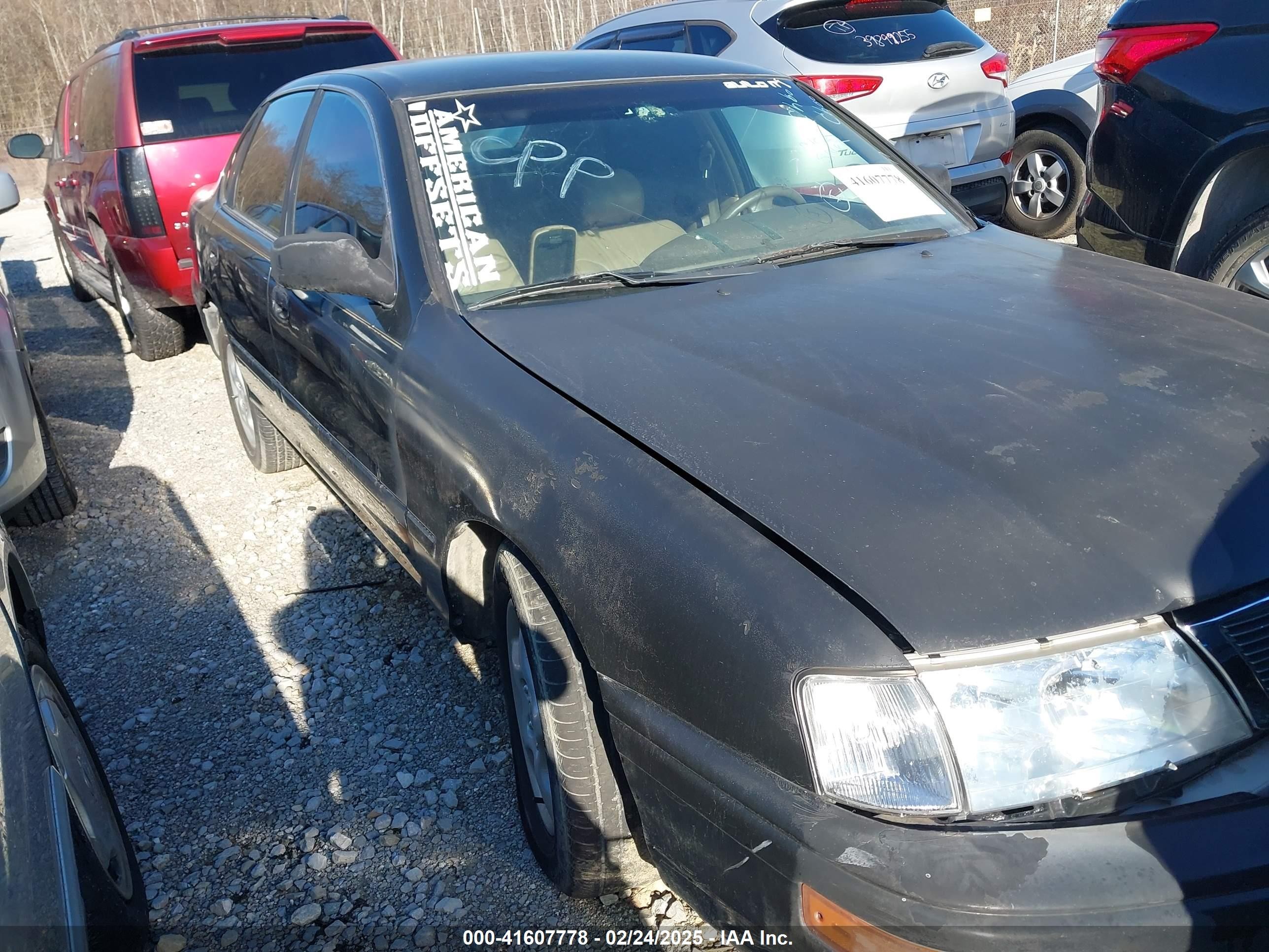 1997 Toyota Avalon XL, VIN 4T1BF12B1VU175610 — Front end