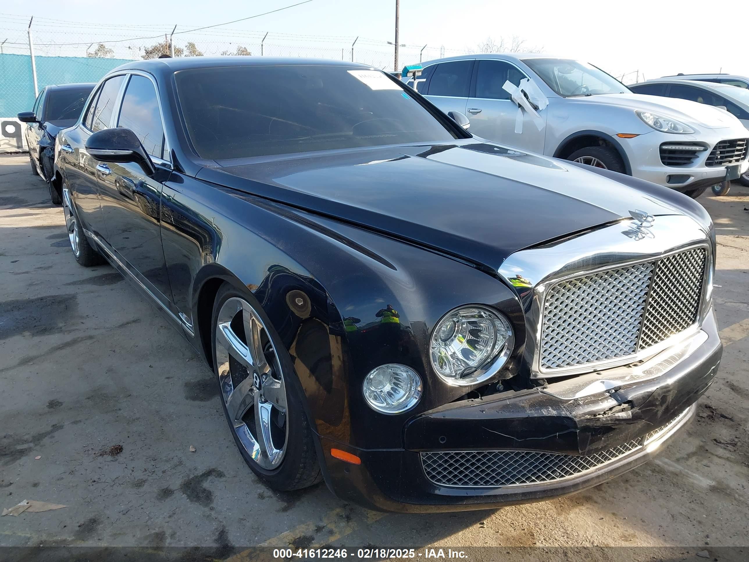 2014 Bentley Mulsanne, VIN SCBBB7ZH6EC019701 — Зад