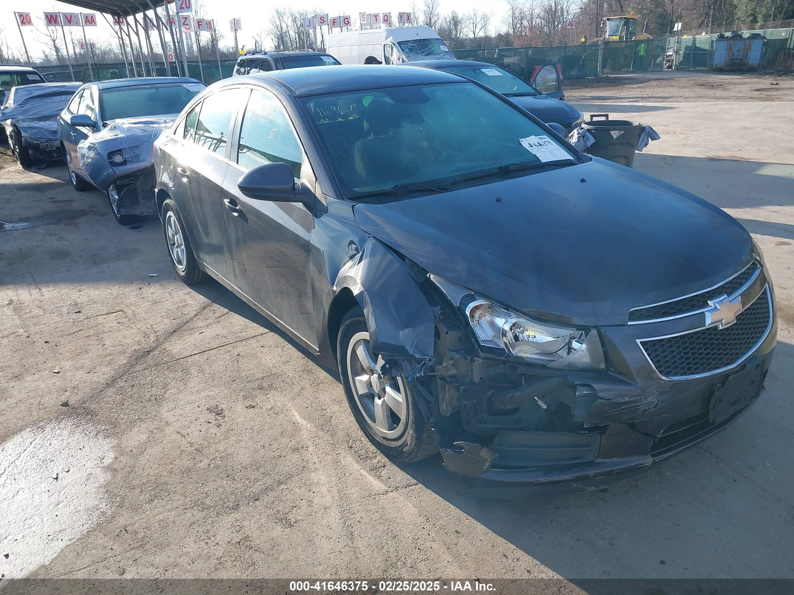 2014 Chevrolet Cruze 1LT, VIN 1G1PC5SB0E7175485 — Front end