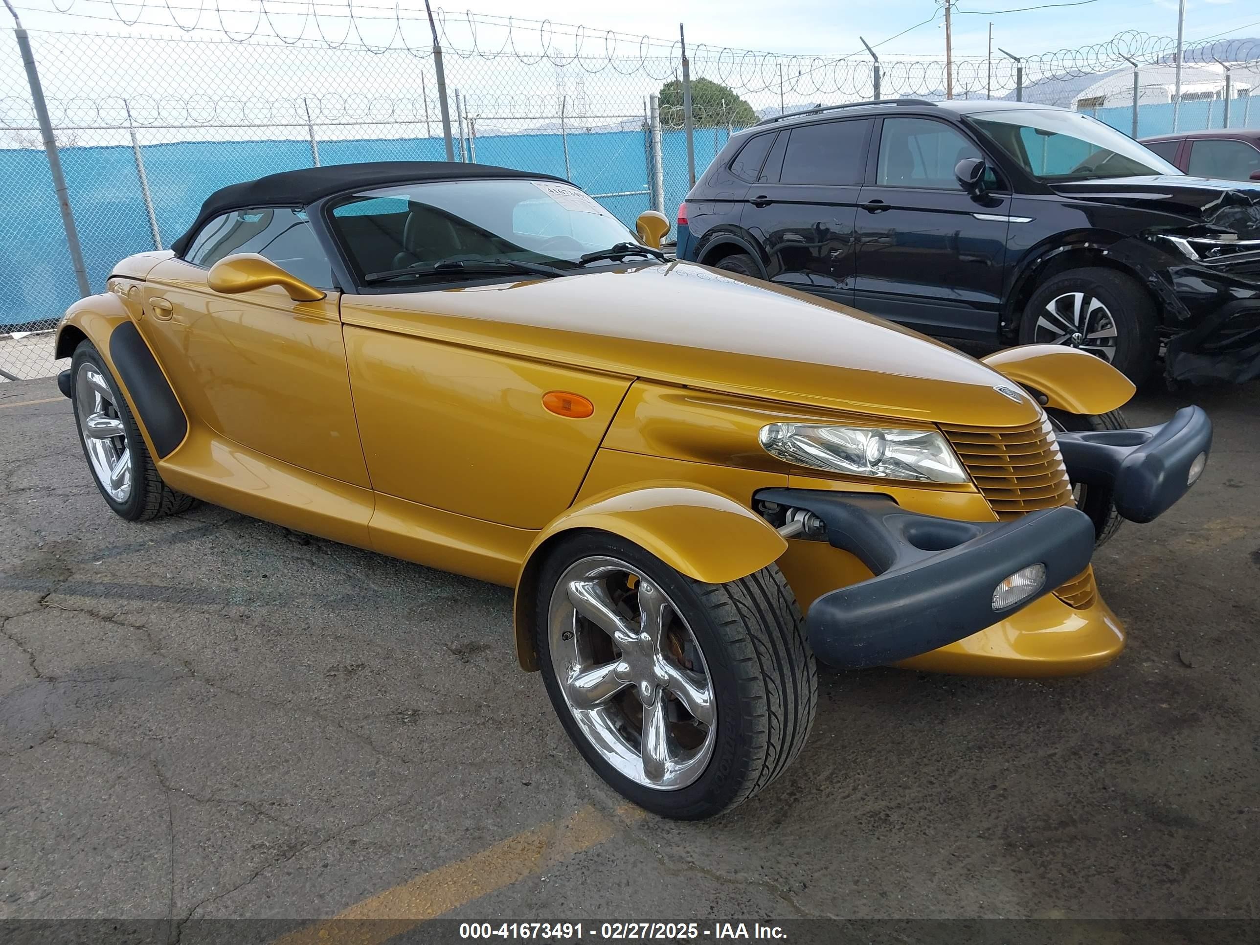 2002 Chrysler Prowler, VIN 1C3EW65G02V100395 — Бок