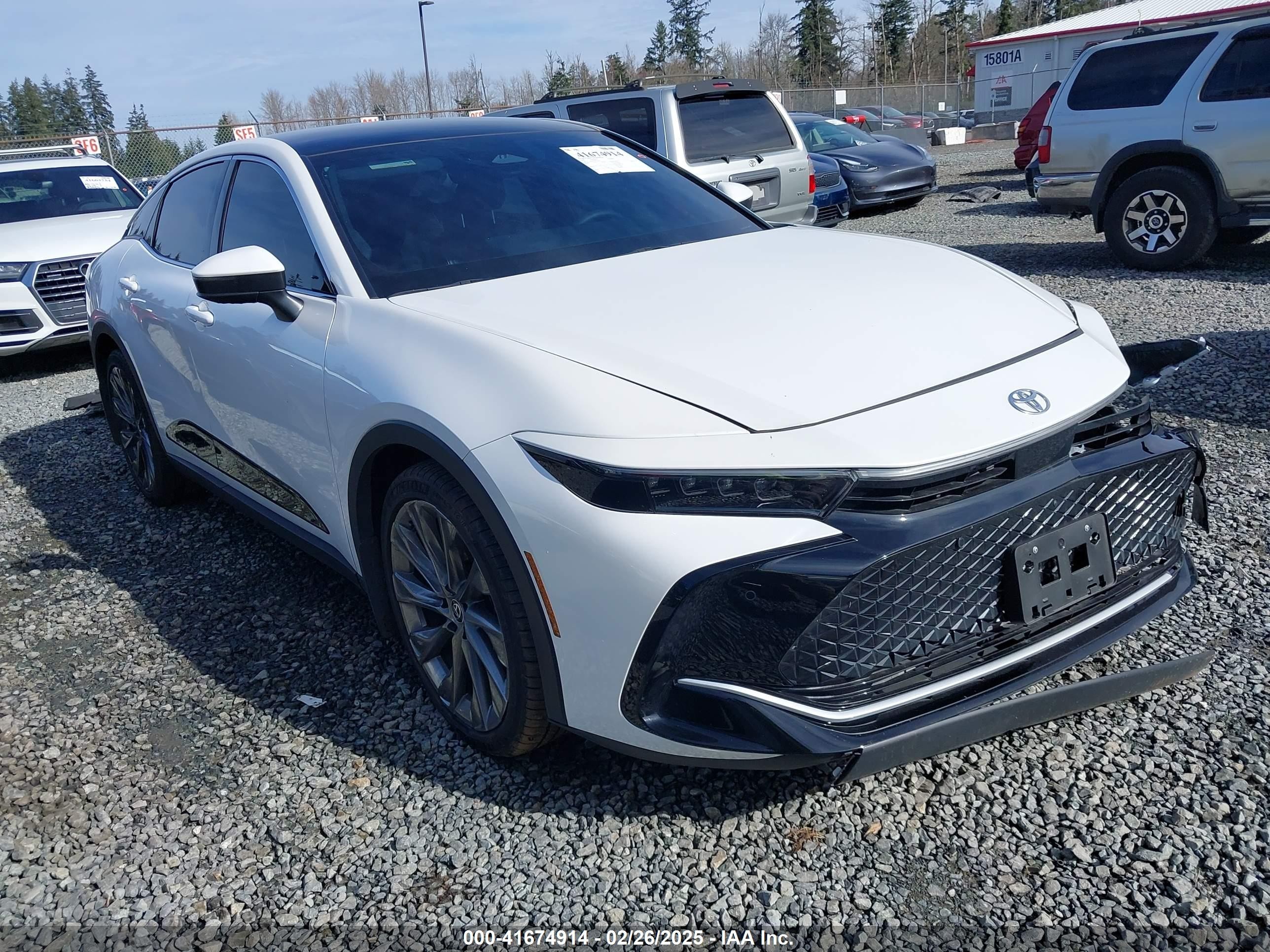 2023 Toyota Crown XLE, VIN JTDAAAAFXP3012532 — Front end