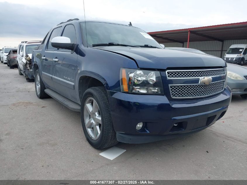 2011 Chevrolet Avalanche LTZ, VIN 3GNTKGE32BG251904 — Rear end