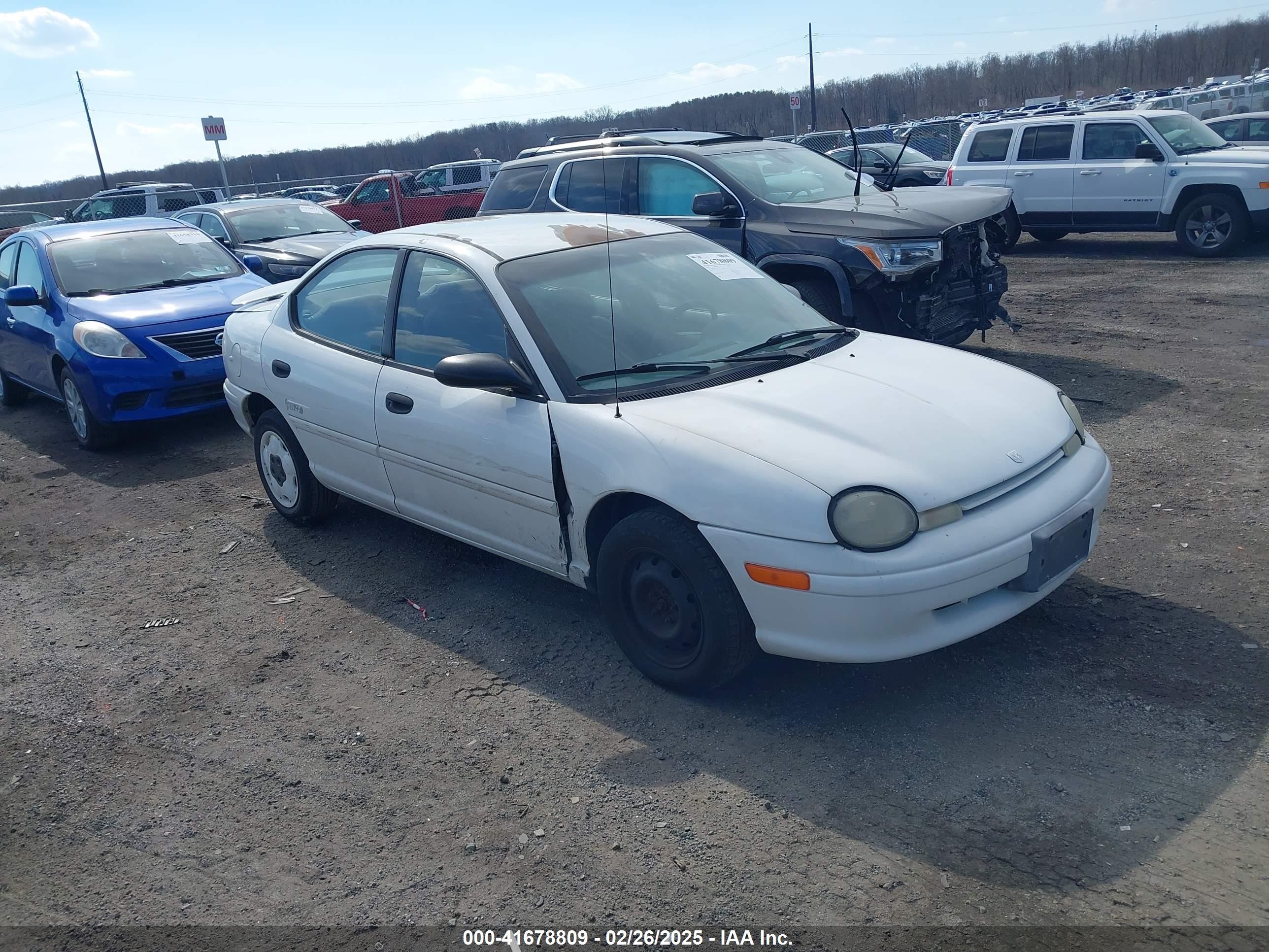 1996 Dodge Neon, VIN 1B3ES47Y2TD732096 — Front end