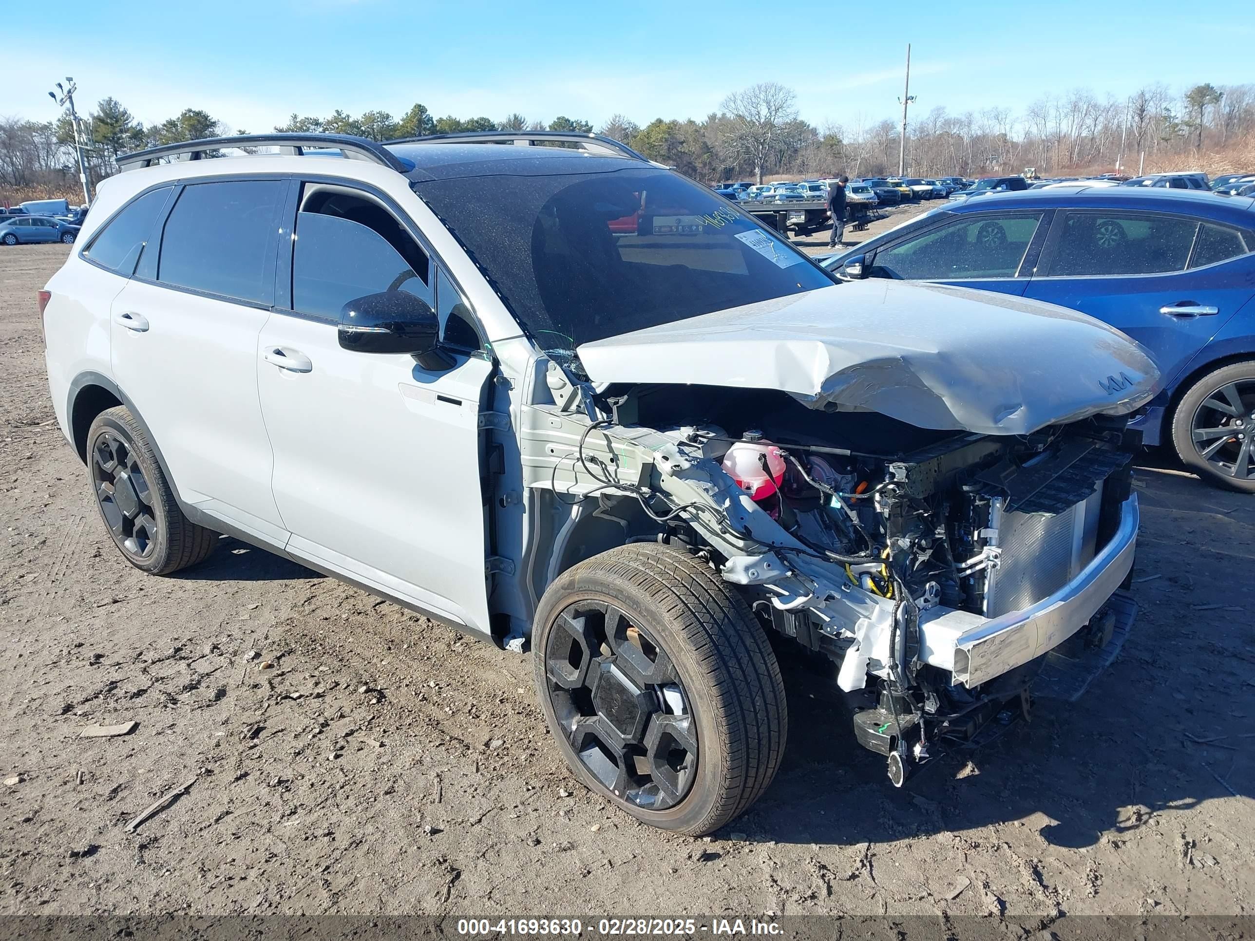 2025 Kia Sorento X-Line EX, VIN 5XYRHDJFXSG359444 — Front end