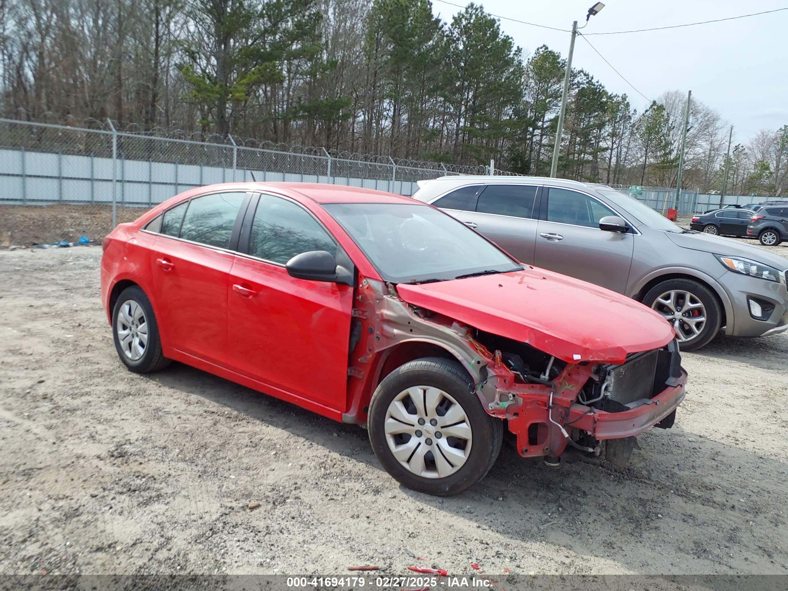 2014 Chevrolet Cruze LS, VIN 1G1PA5SH3E7351097 — Front end