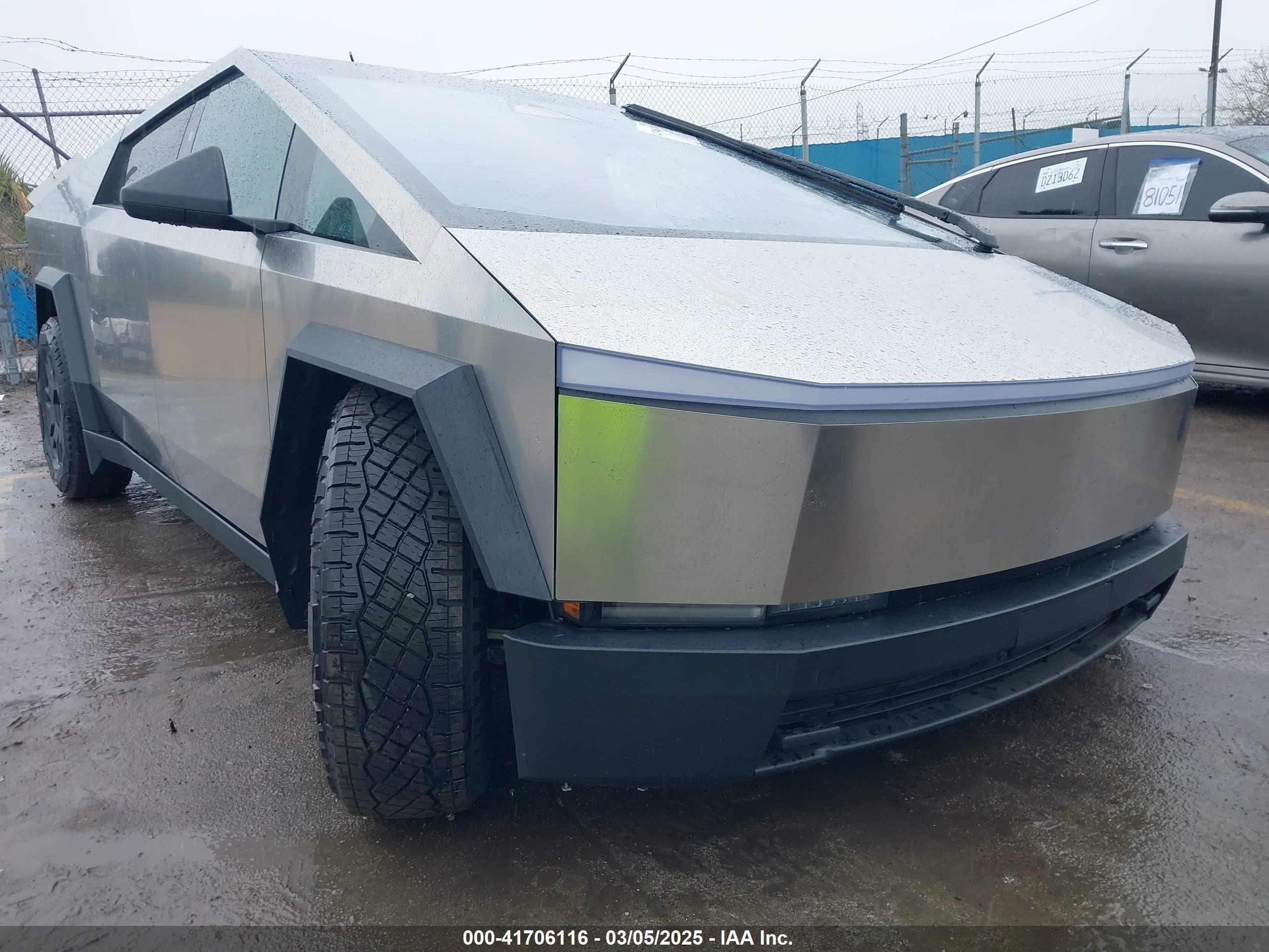 2025 Tesla Cybertruck, VIN 7G2CEHED8SA059806 — Side