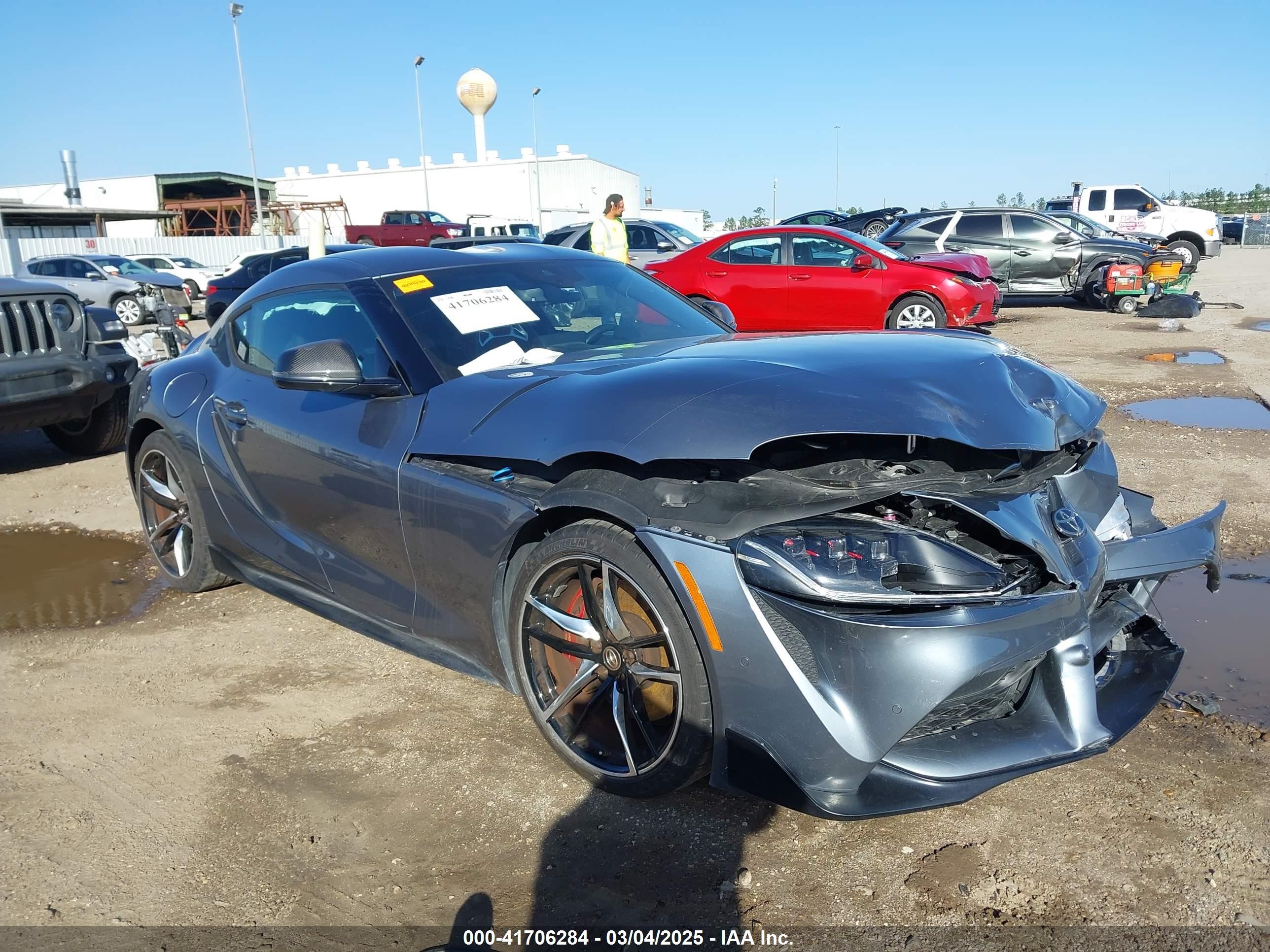 2021 Toyota Supra 3.0, VIN WZ1DB0C0XMW045457 — Front end