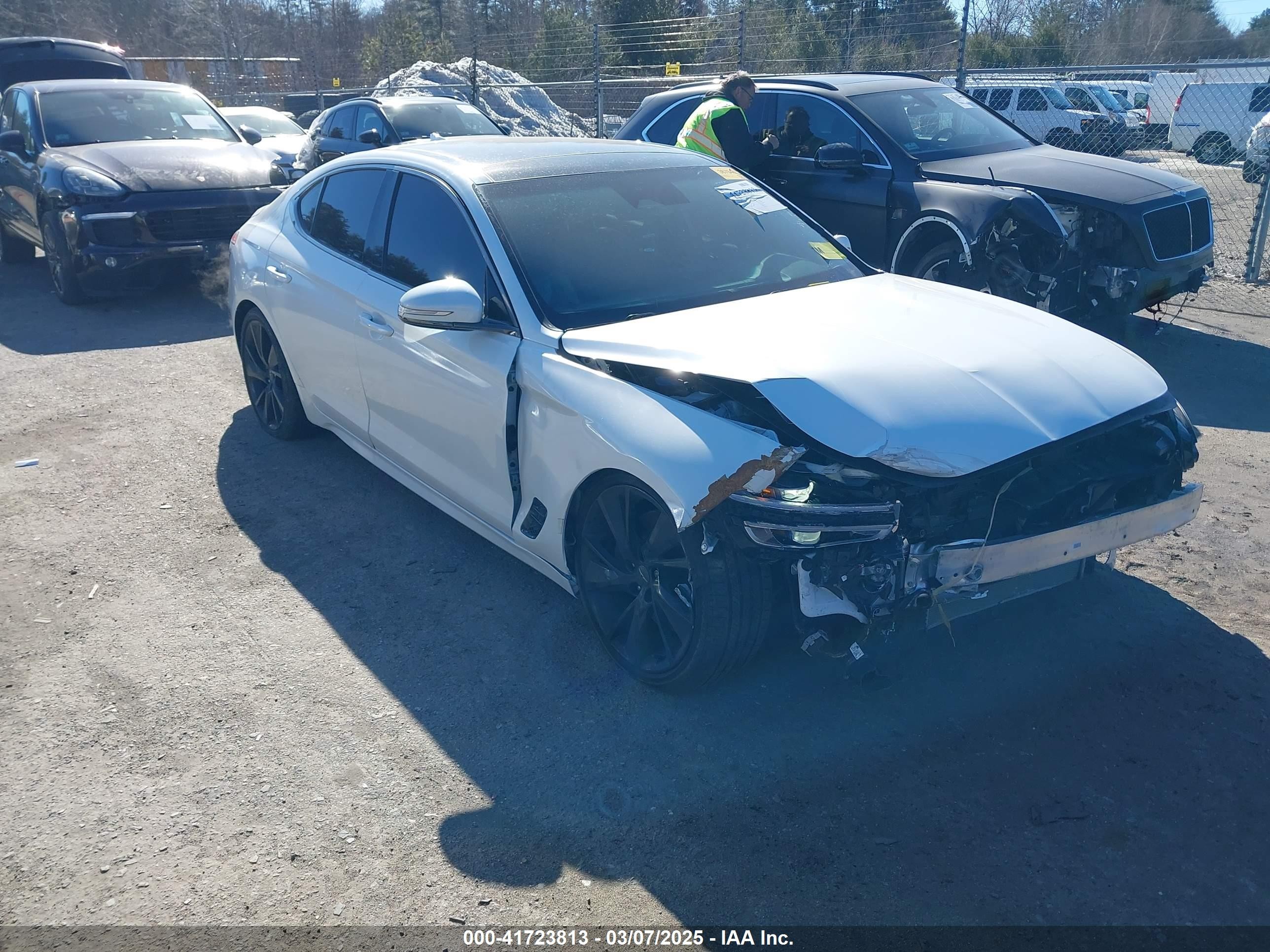 2022 Genesis G70 3.3T, VIN KMTG54TE3NU085397 — Front end