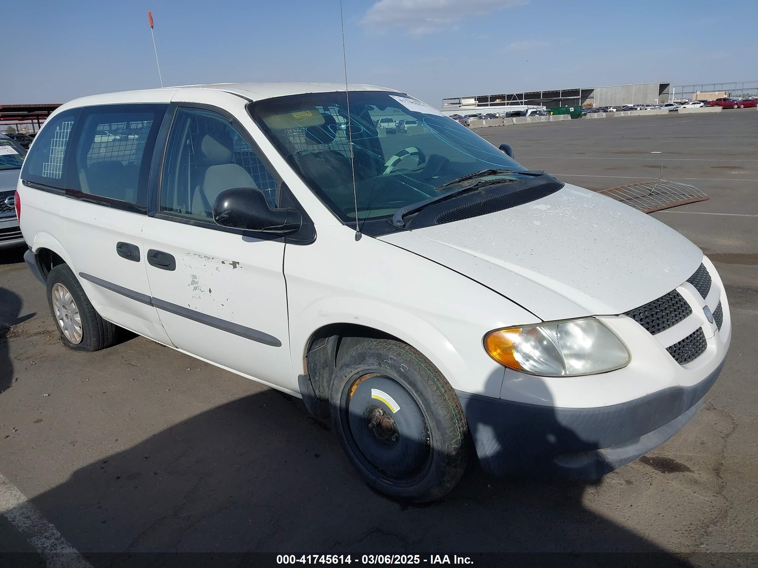2003 Dodge Caravan Cargo, VIN 1D4GP21383B337820 — Side