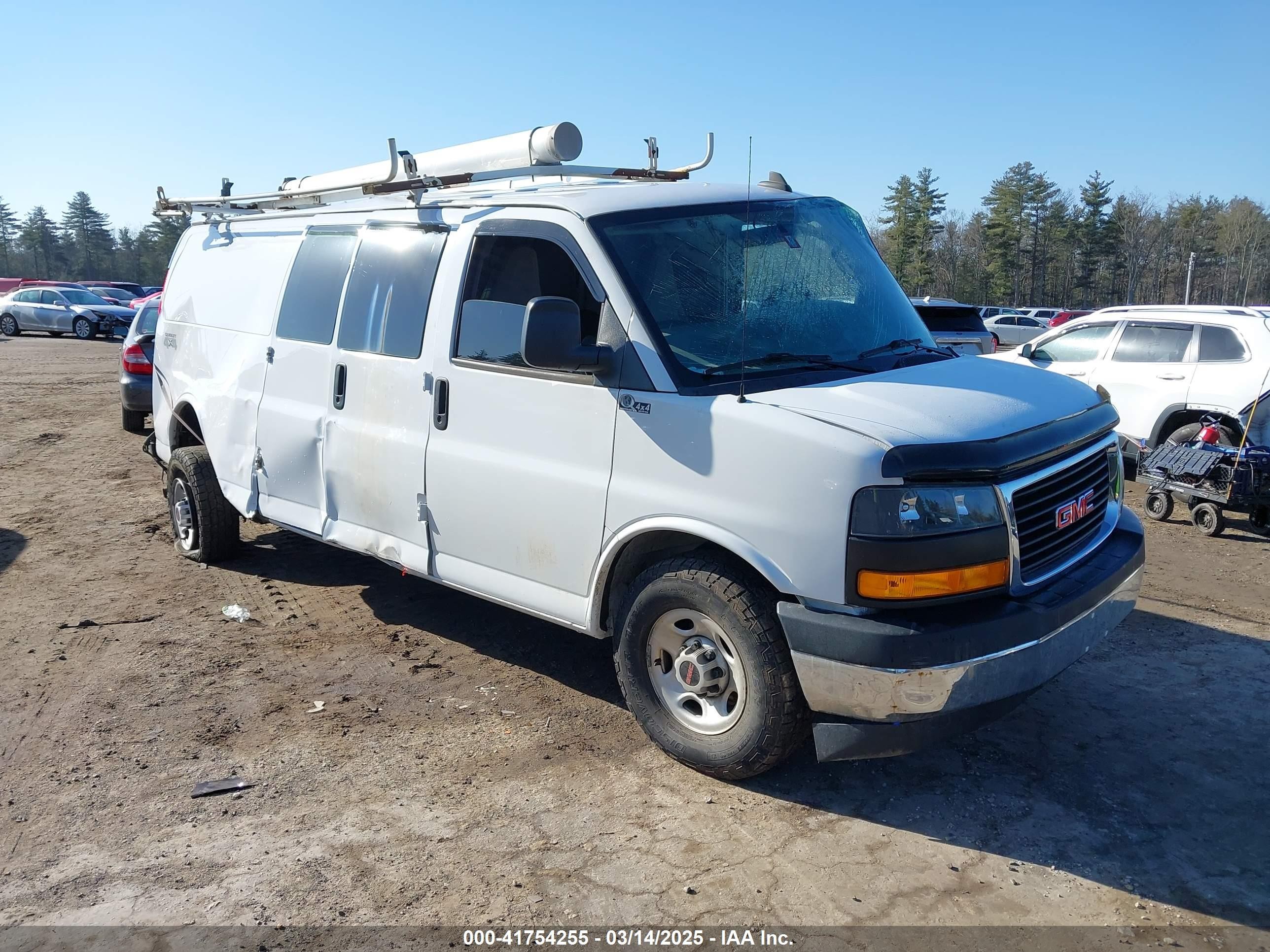 2018 GMC Savana, VIN 1GTZ7HFB0J1205131 — Side