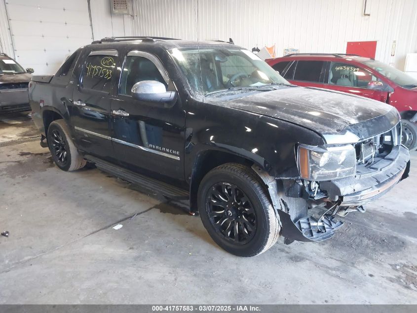 2011 Chevrolet Avalanche LTZ, VIN 3GNTKGE39BG192060 — Front end
