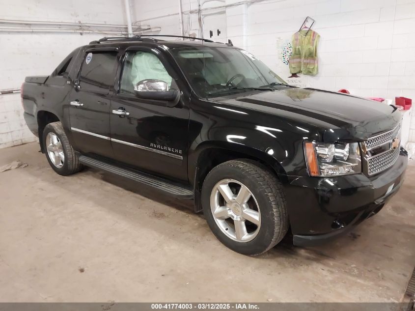 2012 Chevrolet Avalanche LTZ, VIN 3GNTKGE7XCG151943 — Перед