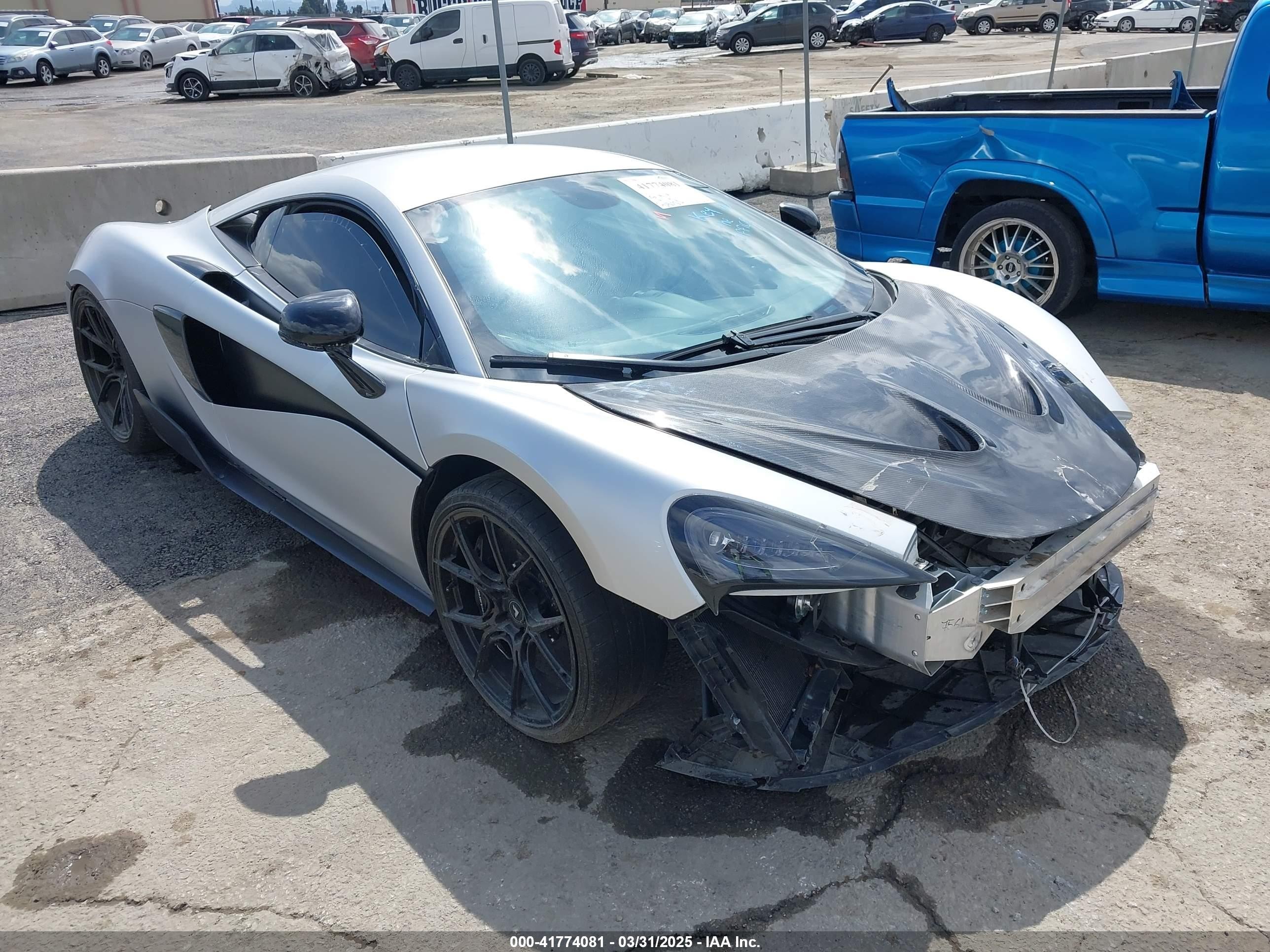 2019 McLaren 570S, VIN SBM13DAA2KW006285 — Front end