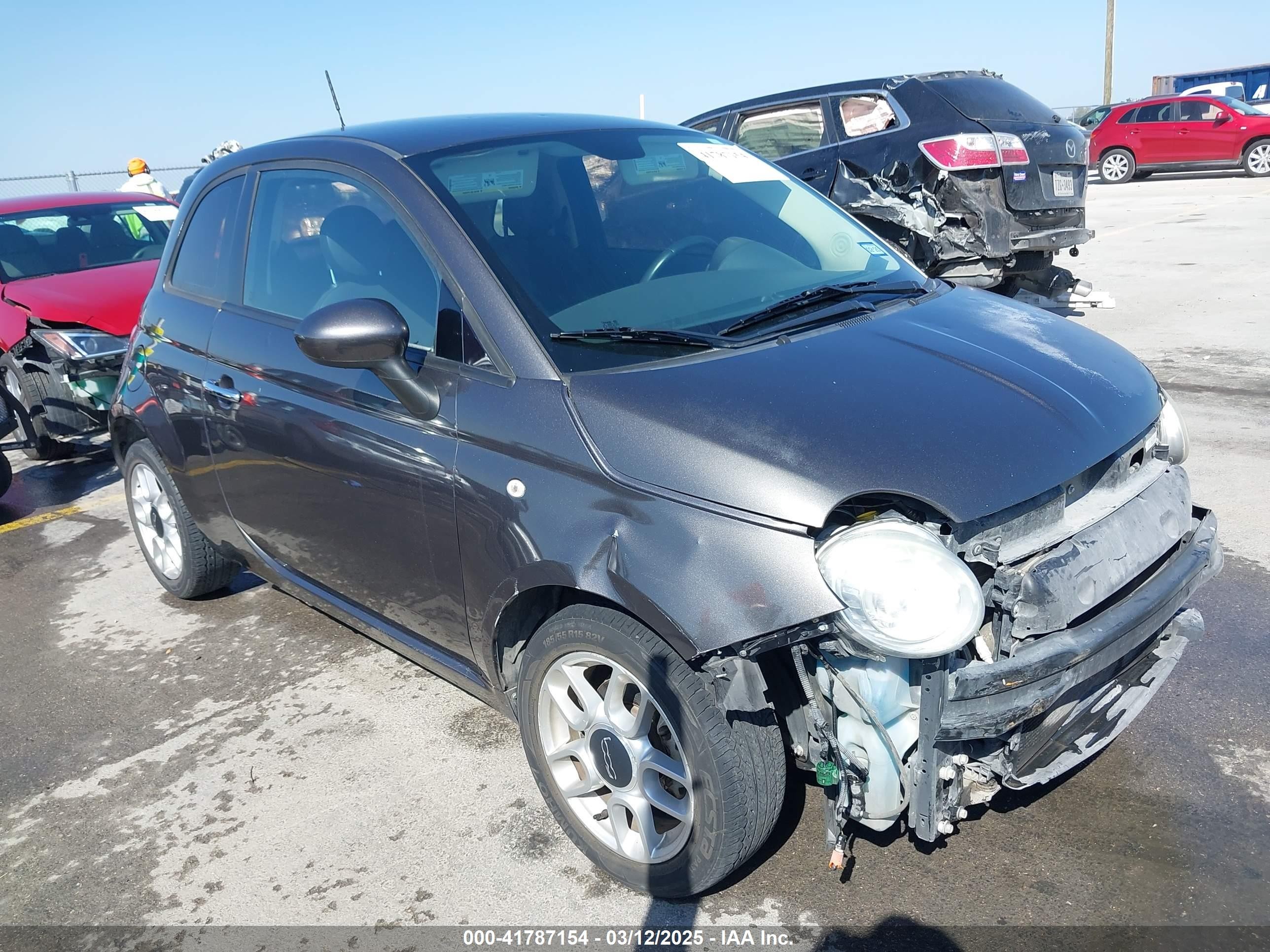 2014 FIAT 500 Pop, VIN 3C3CFFAR8ET236583 — Front end