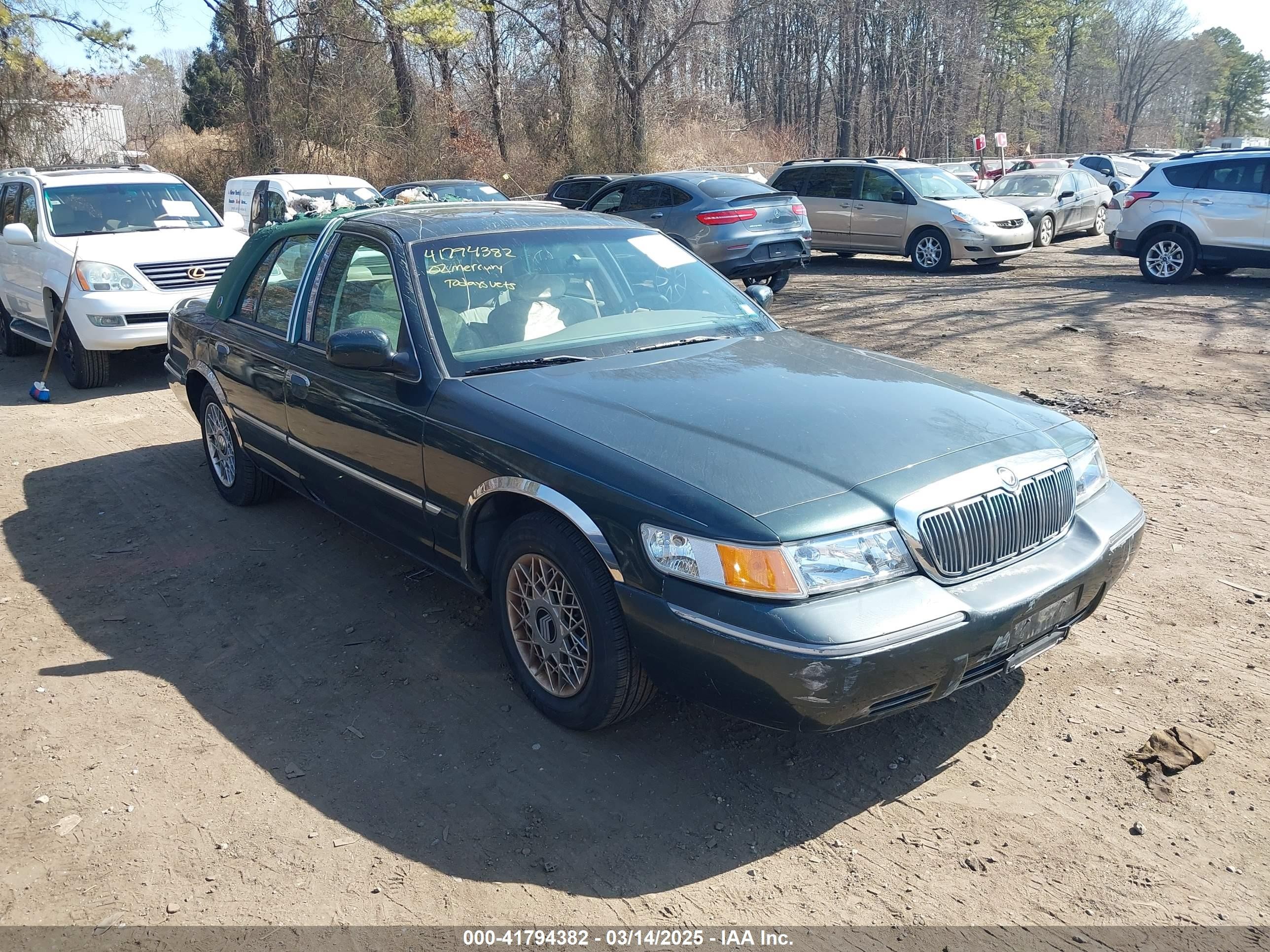 2002 Mercury Grand Marquis GS, VIN 2MEFM74W92X666542 — Roof